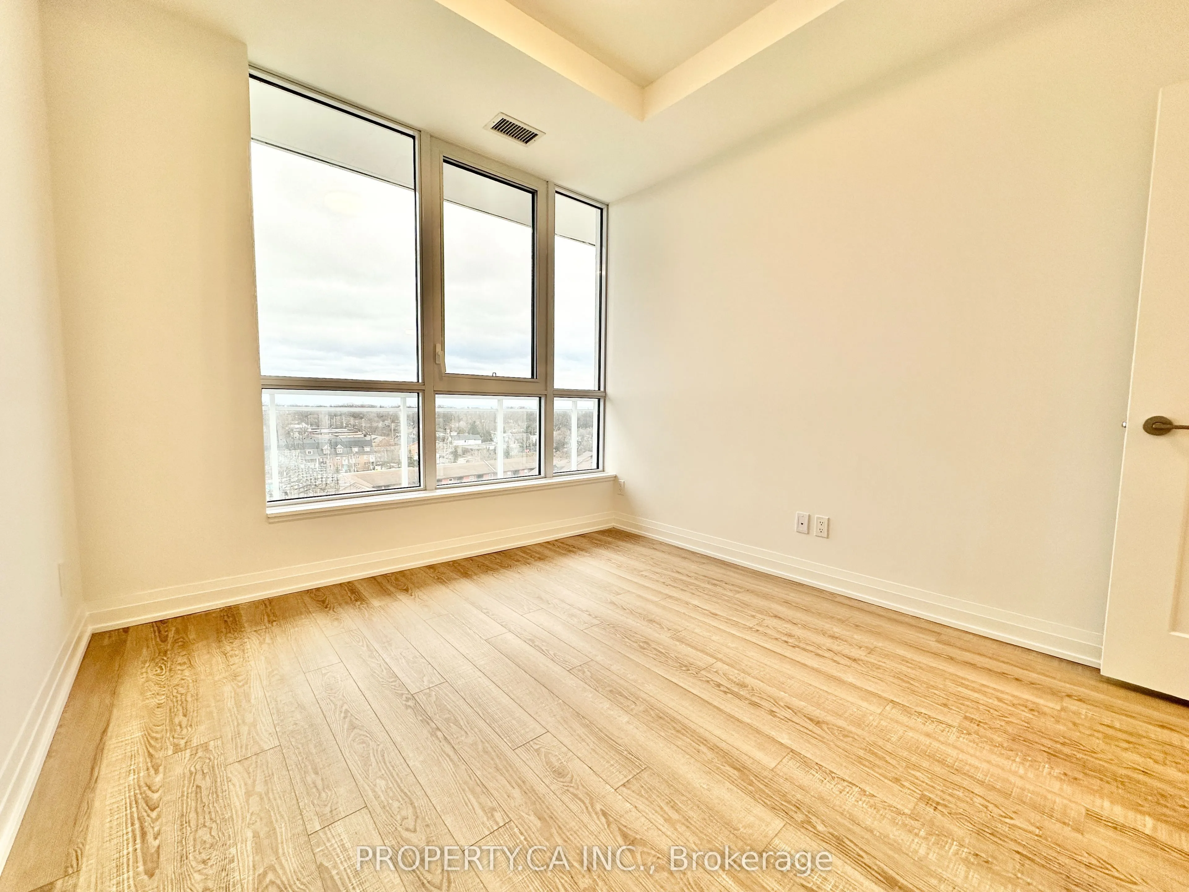 286 Main Street, #813