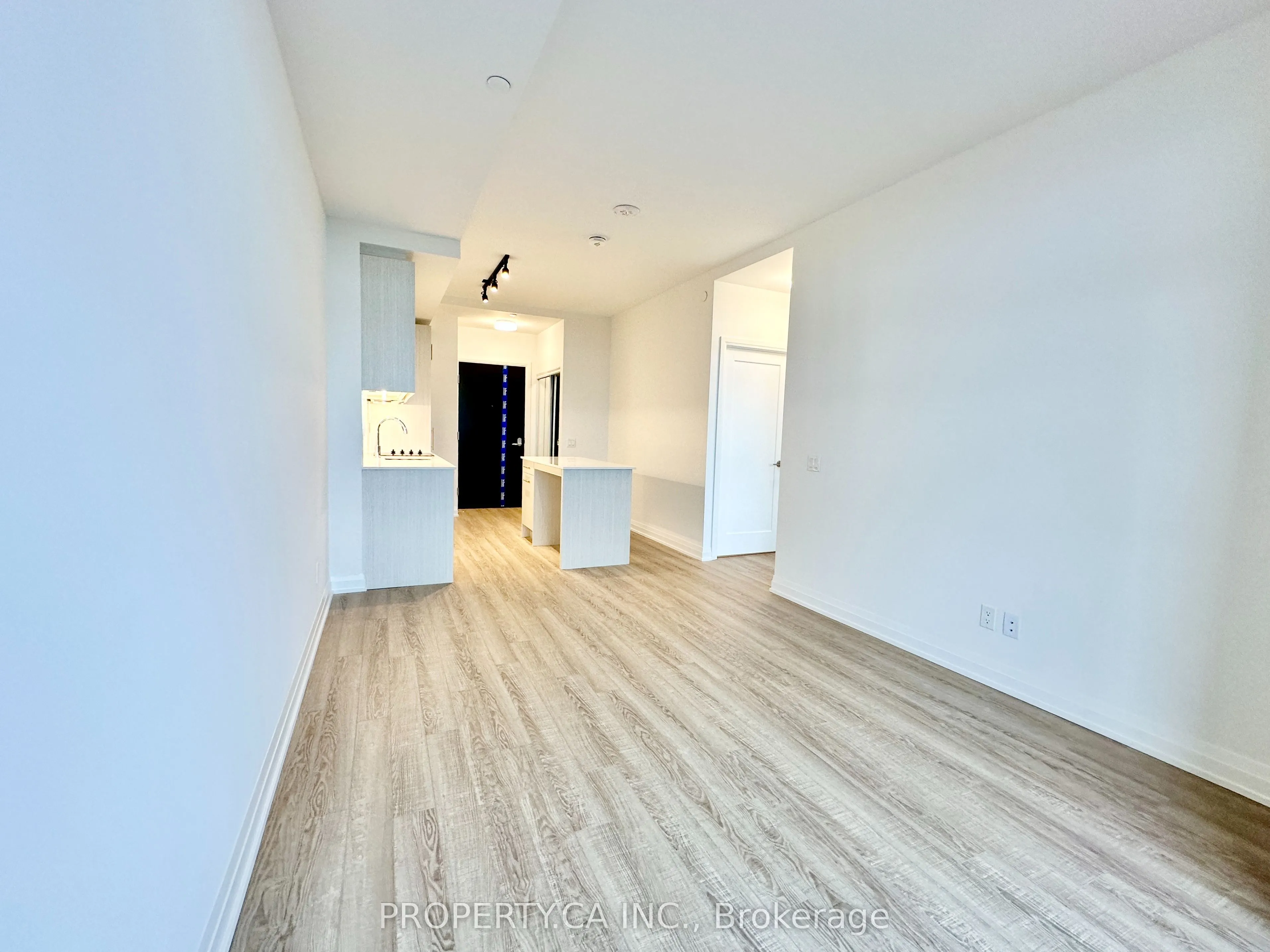 286 Main Street, #813