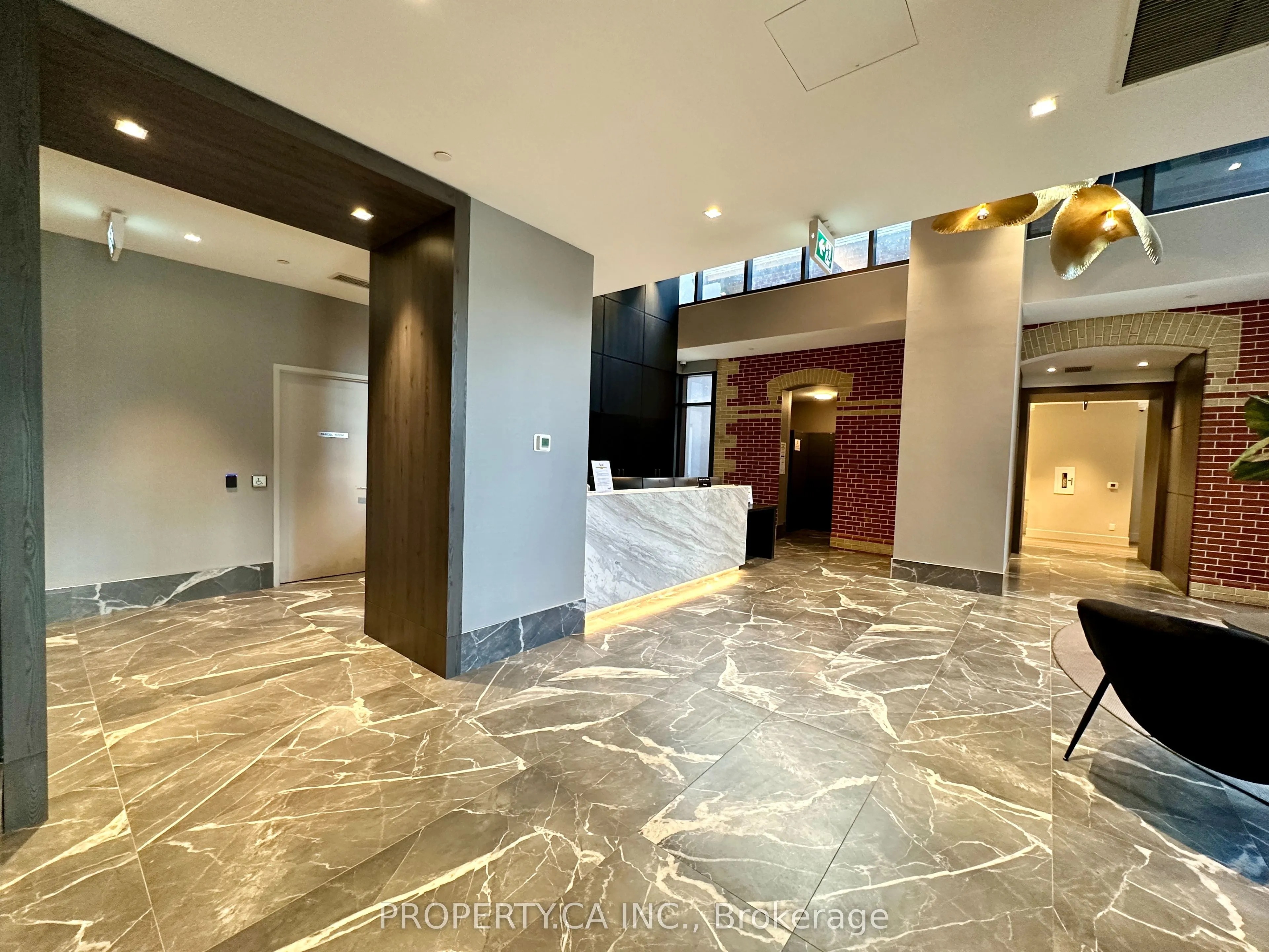 286 Main Street, #813