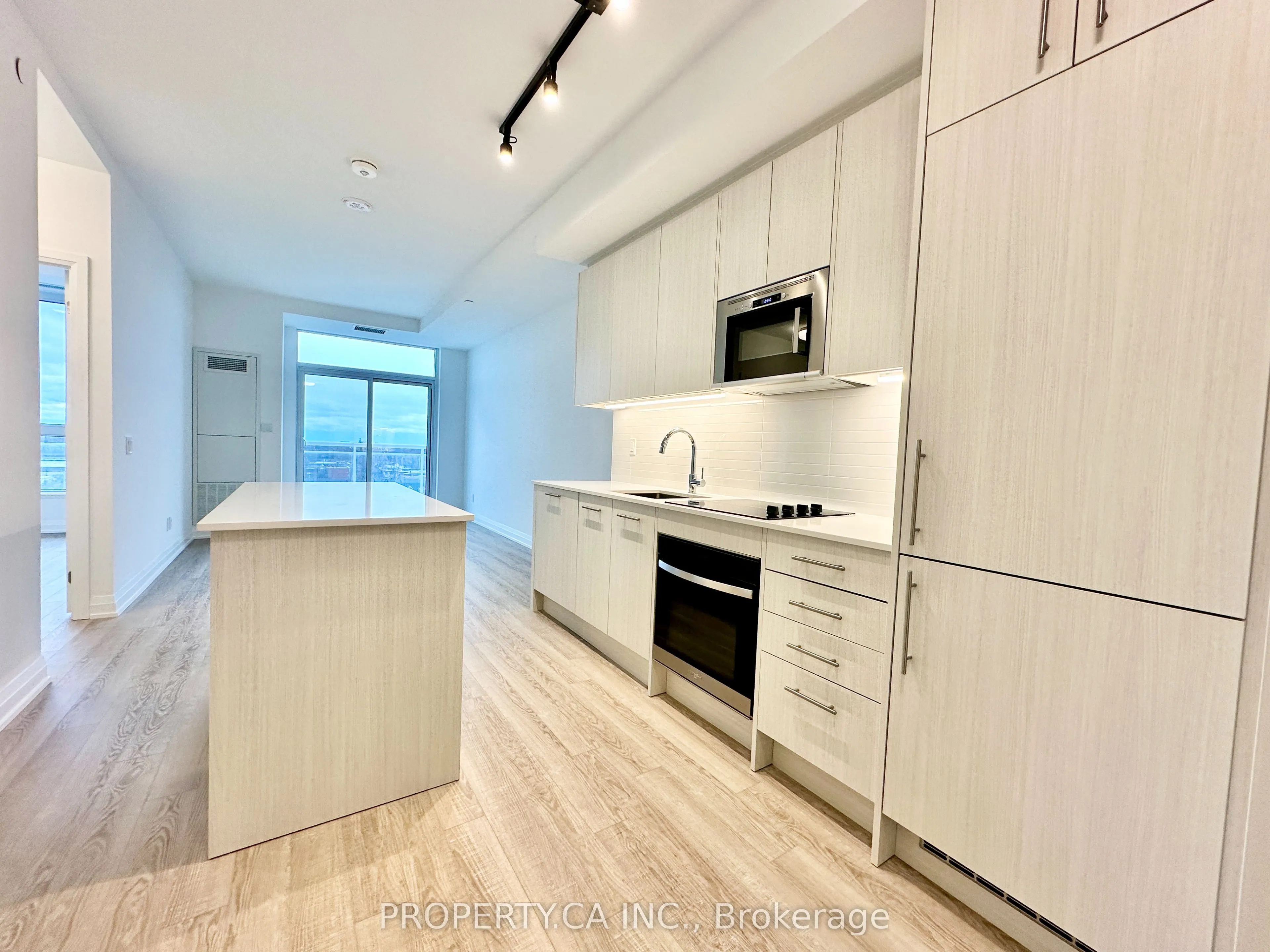 286 Main Street, #813