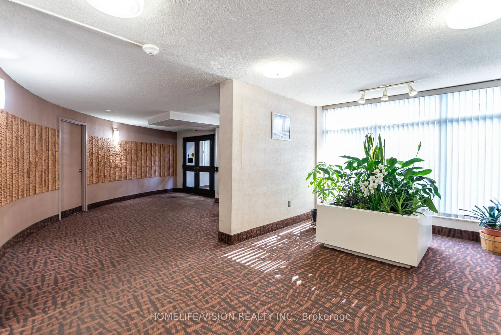 25 Silver Springs Boulevard, #905