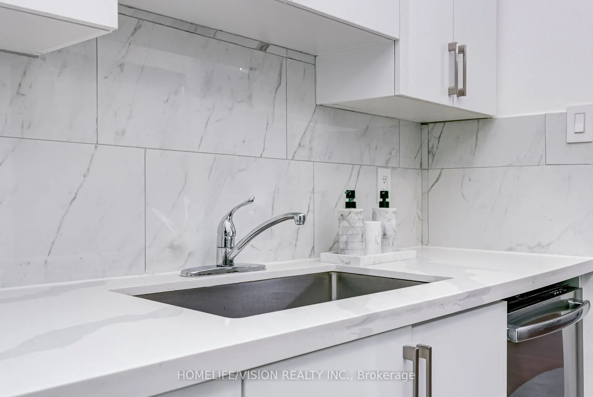 25 Silver Springs Boulevard, #905