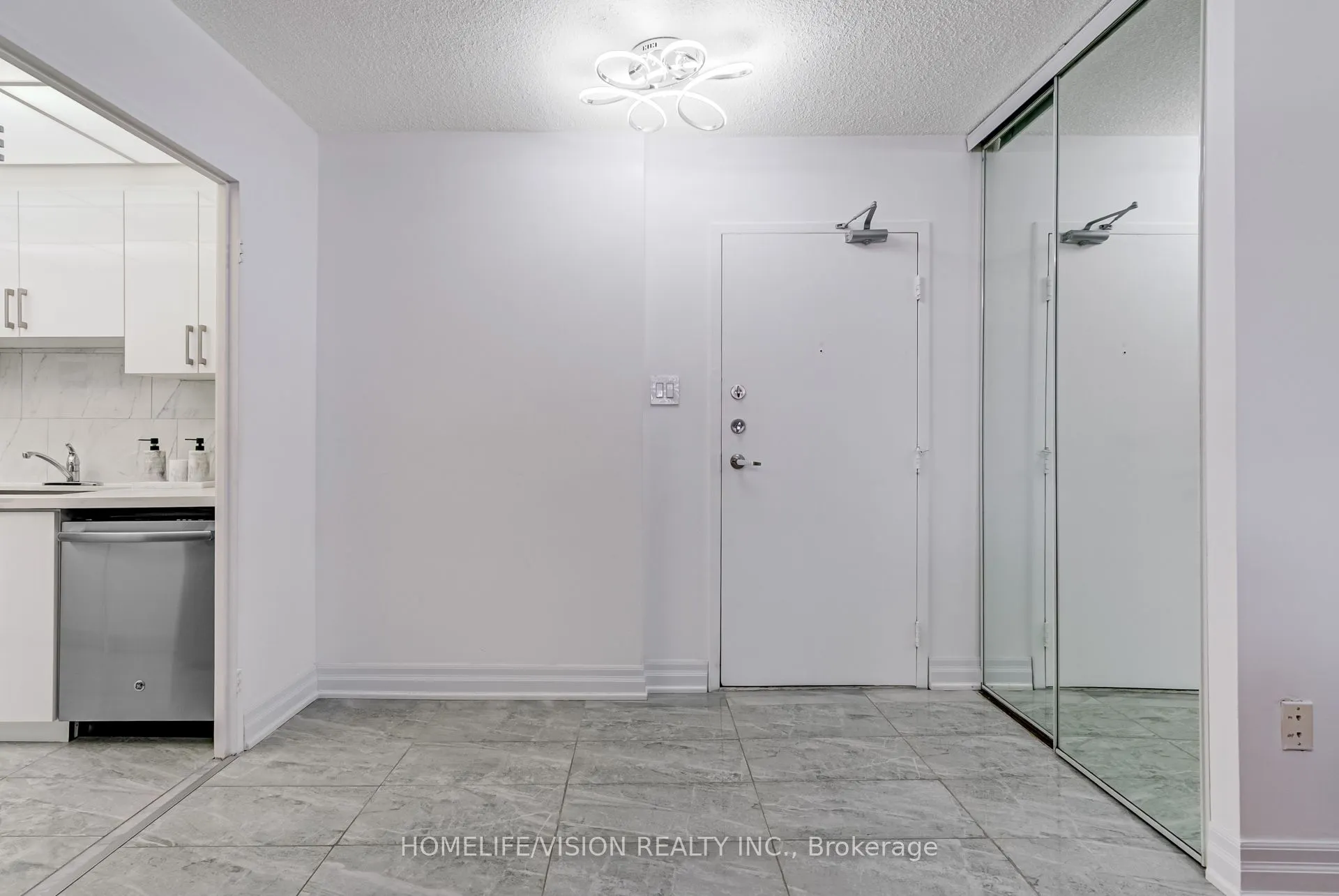 25 Silver Springs Boulevard, #905