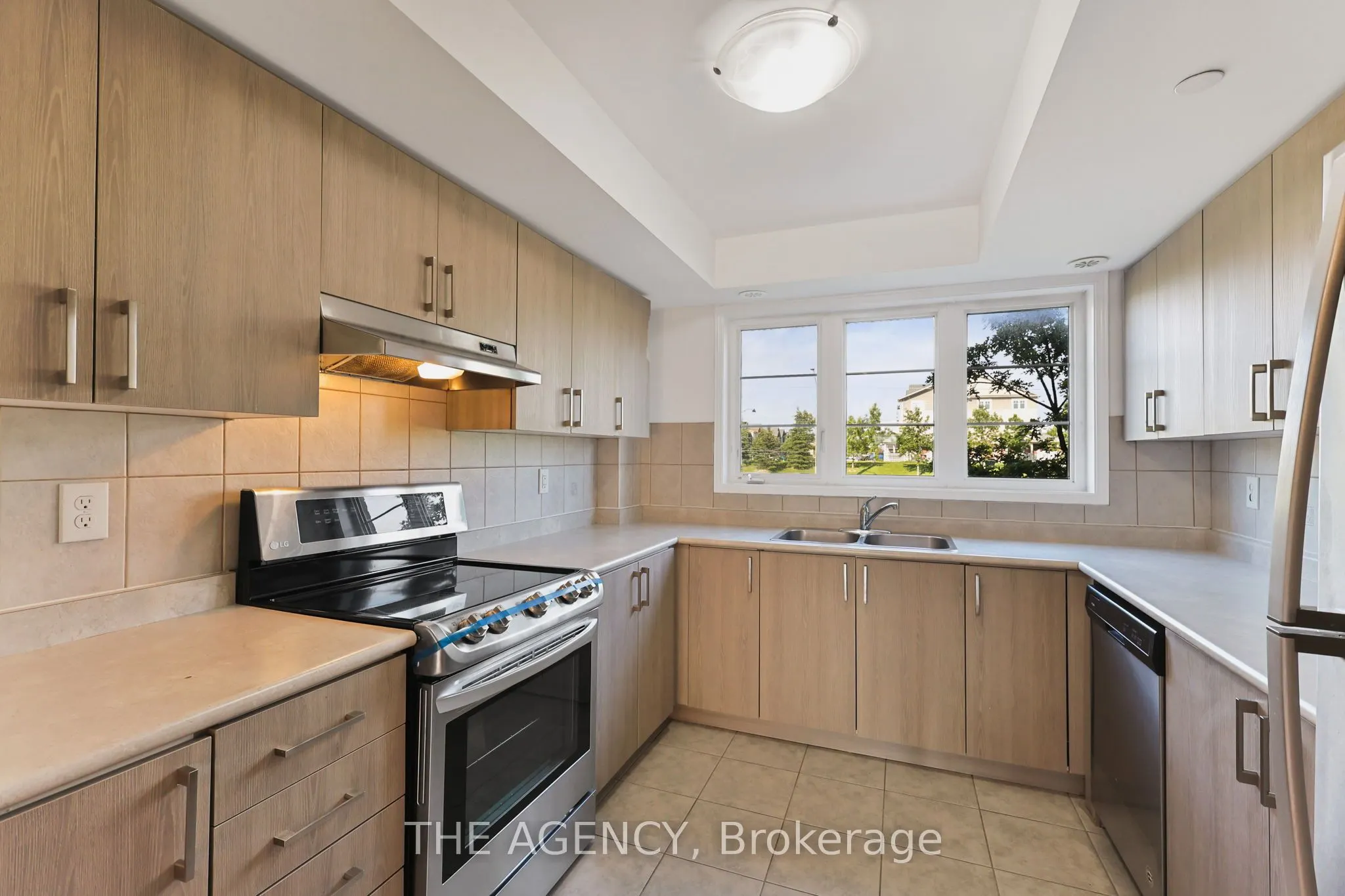 2566 Rosedrop Path, #168