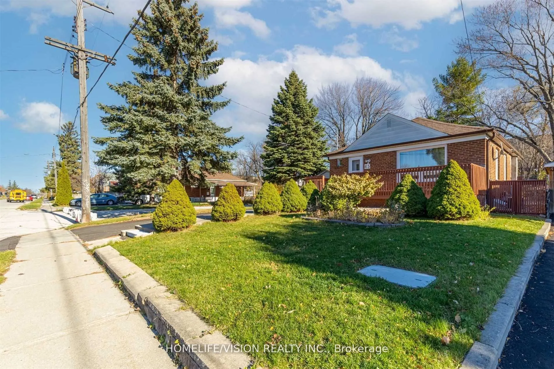 65 Ellington Drive E, #Main