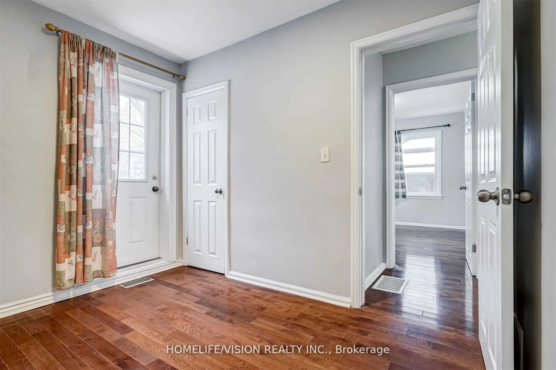 65 Ellington Drive E, #Main