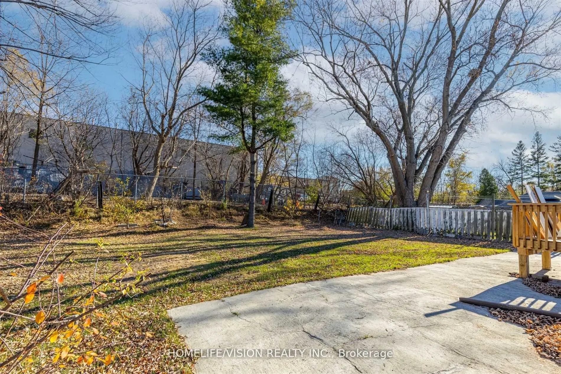 65 Ellington Drive E, #Main