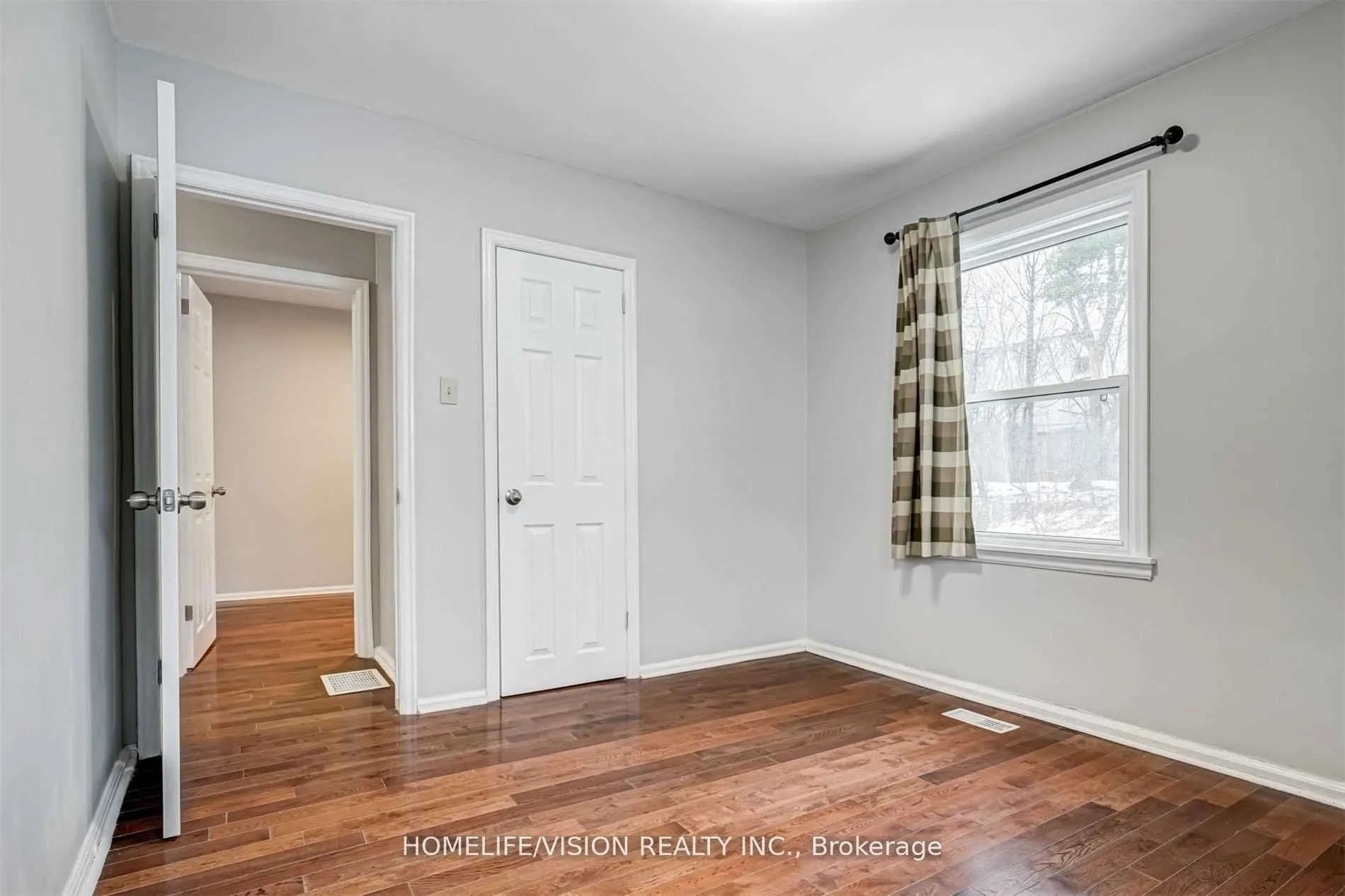 65 Ellington Drive E, #Main