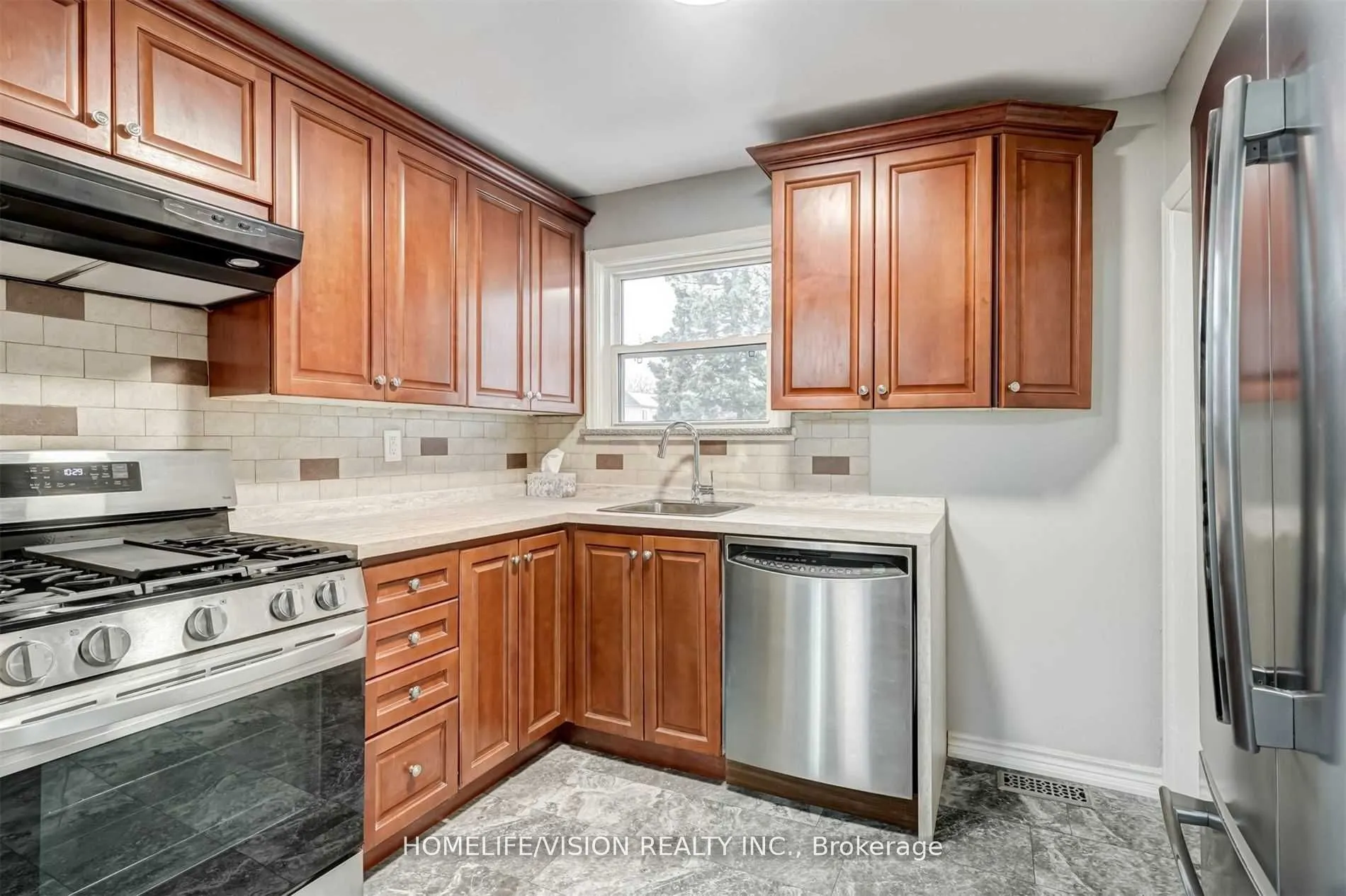65 Ellington Drive E, #Main