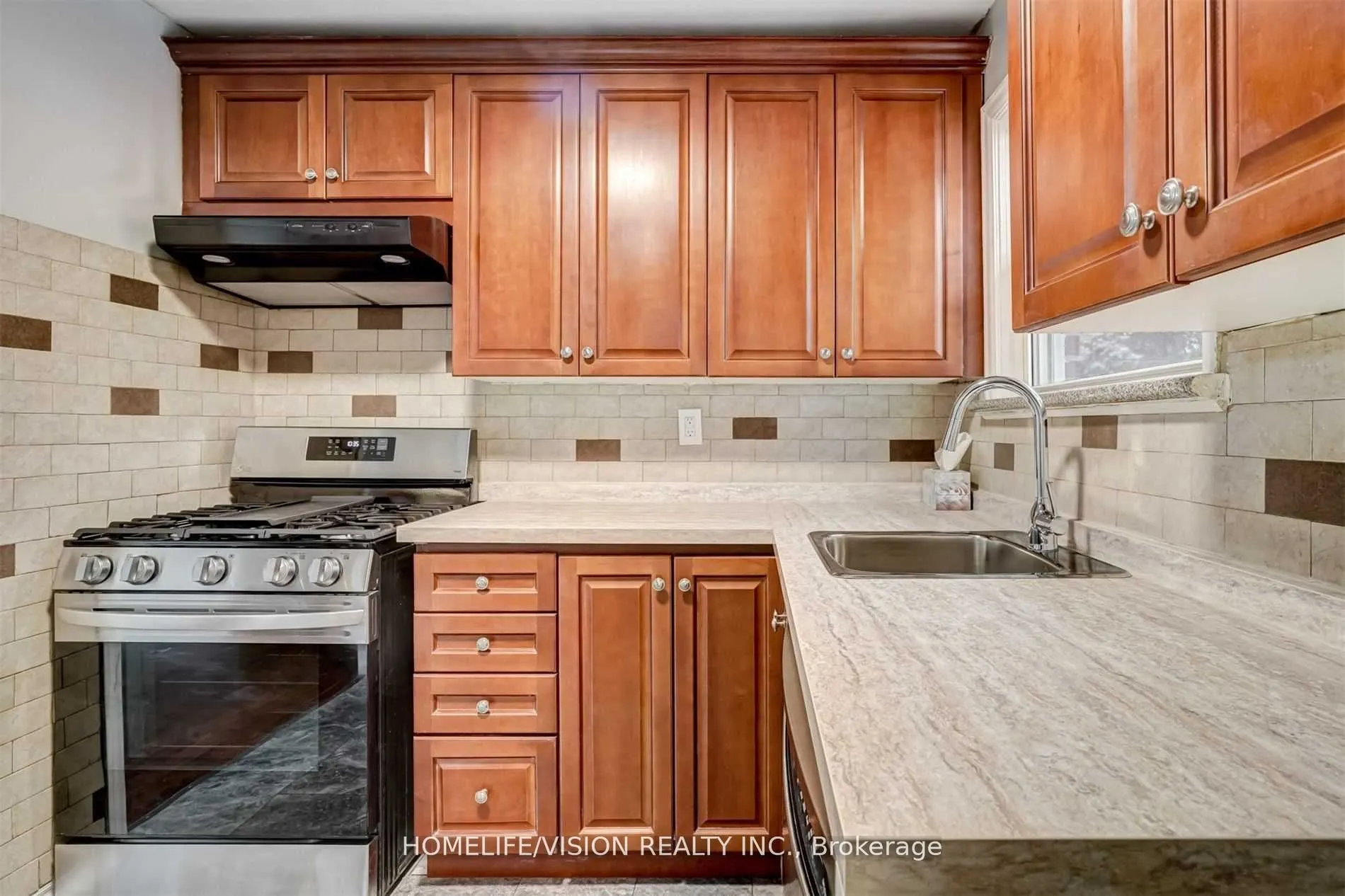 65 Ellington Drive E, #Main