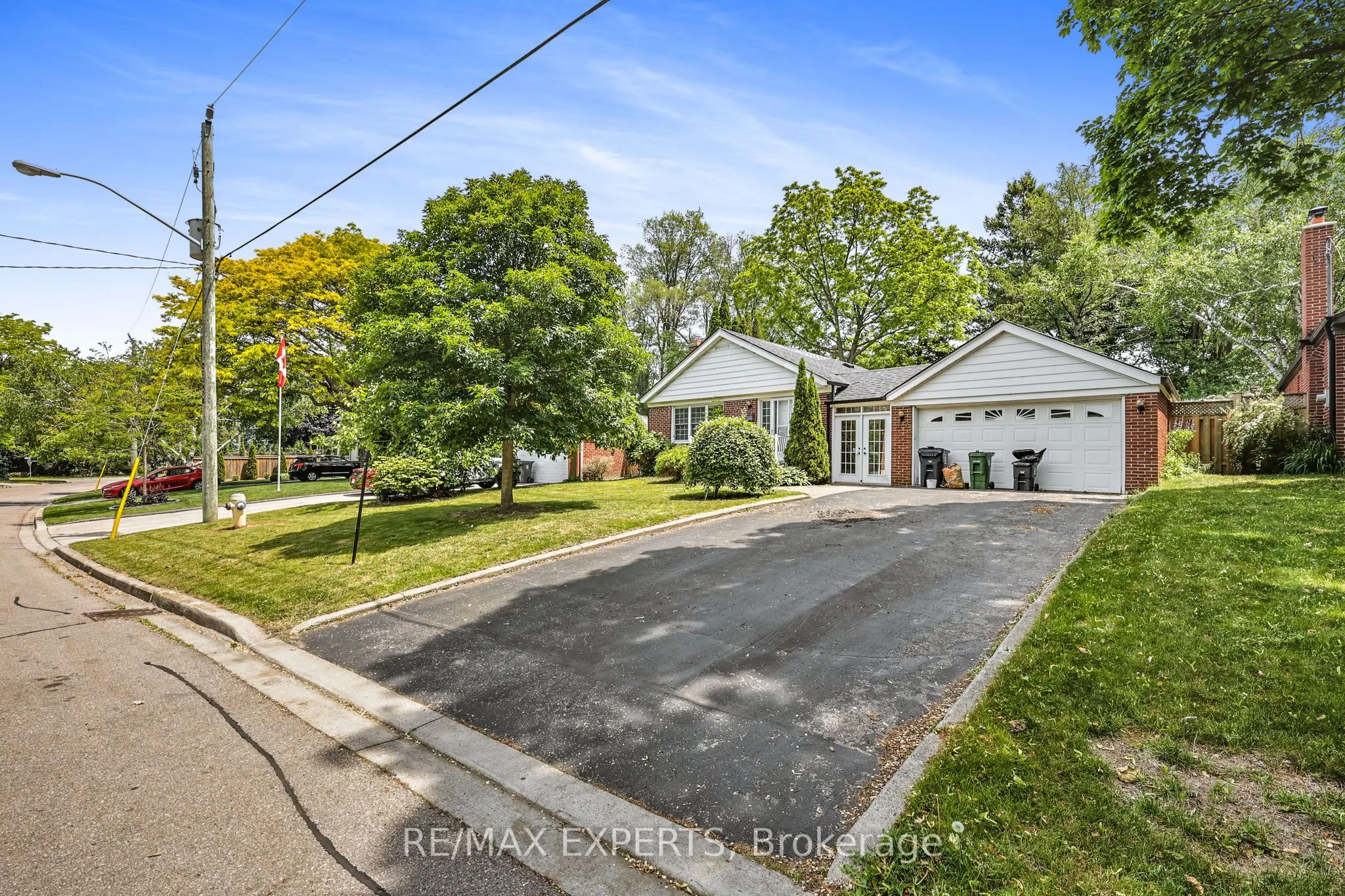 17 Brinloor Boulevard