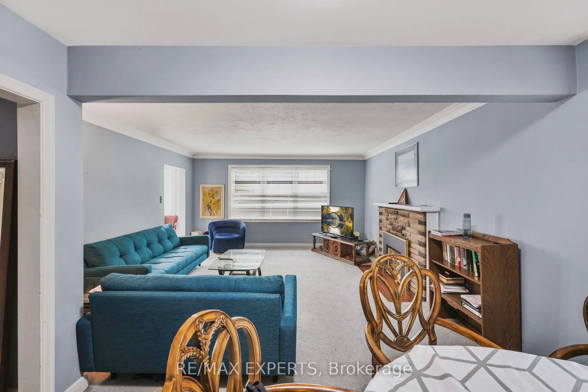 17 Brinloor Boulevard