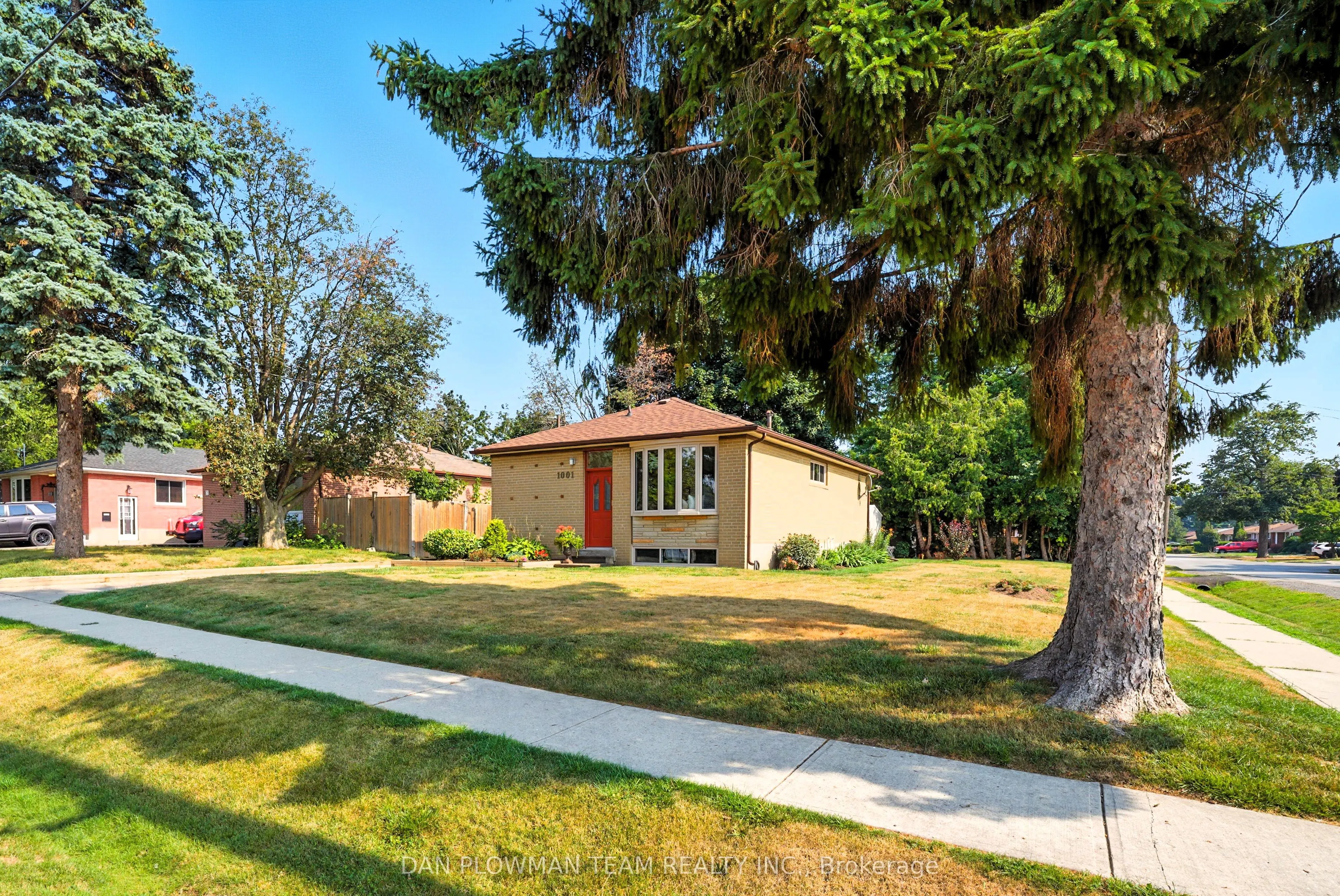 1001 Wardman Crescent