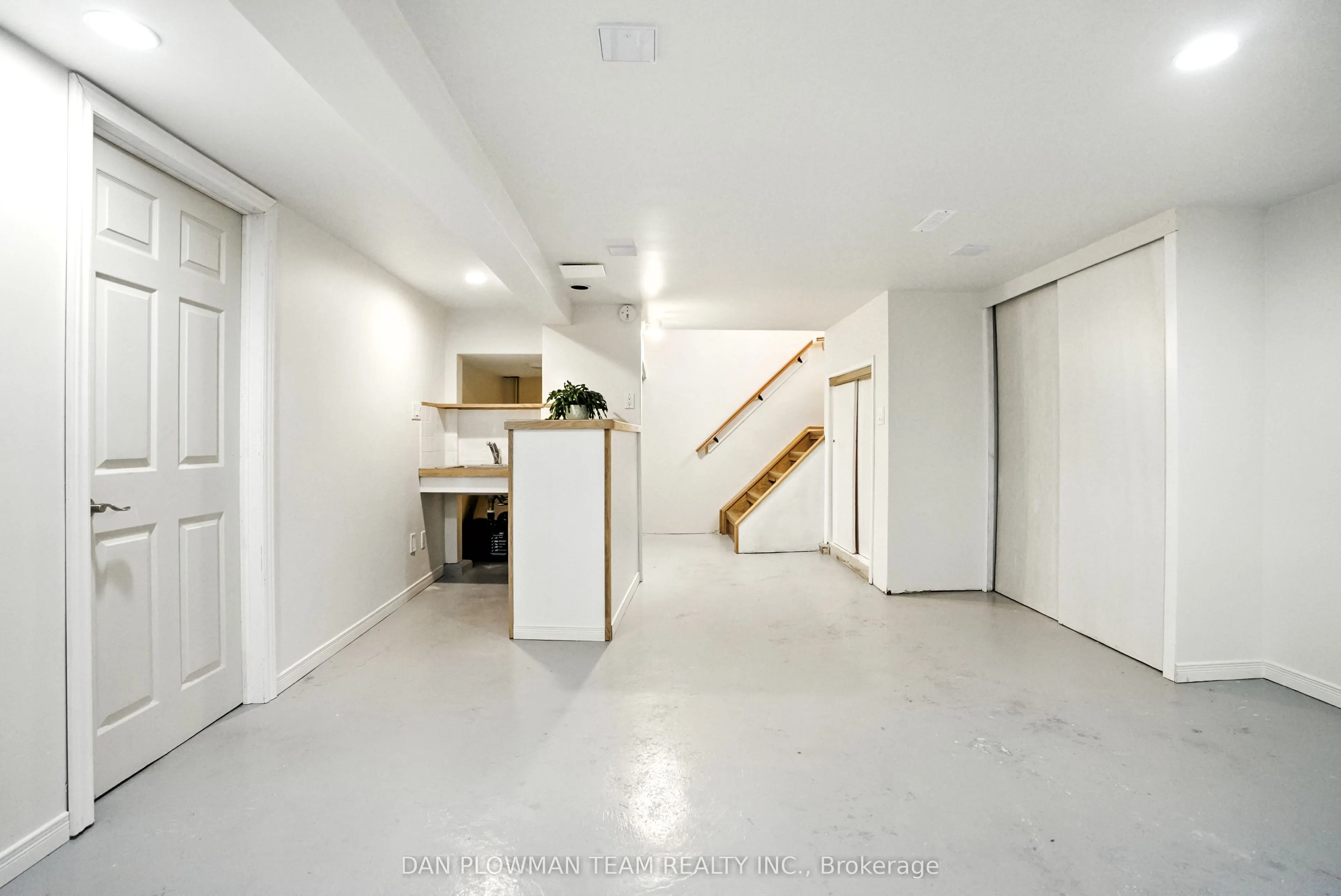 1001 Wardman Crescent