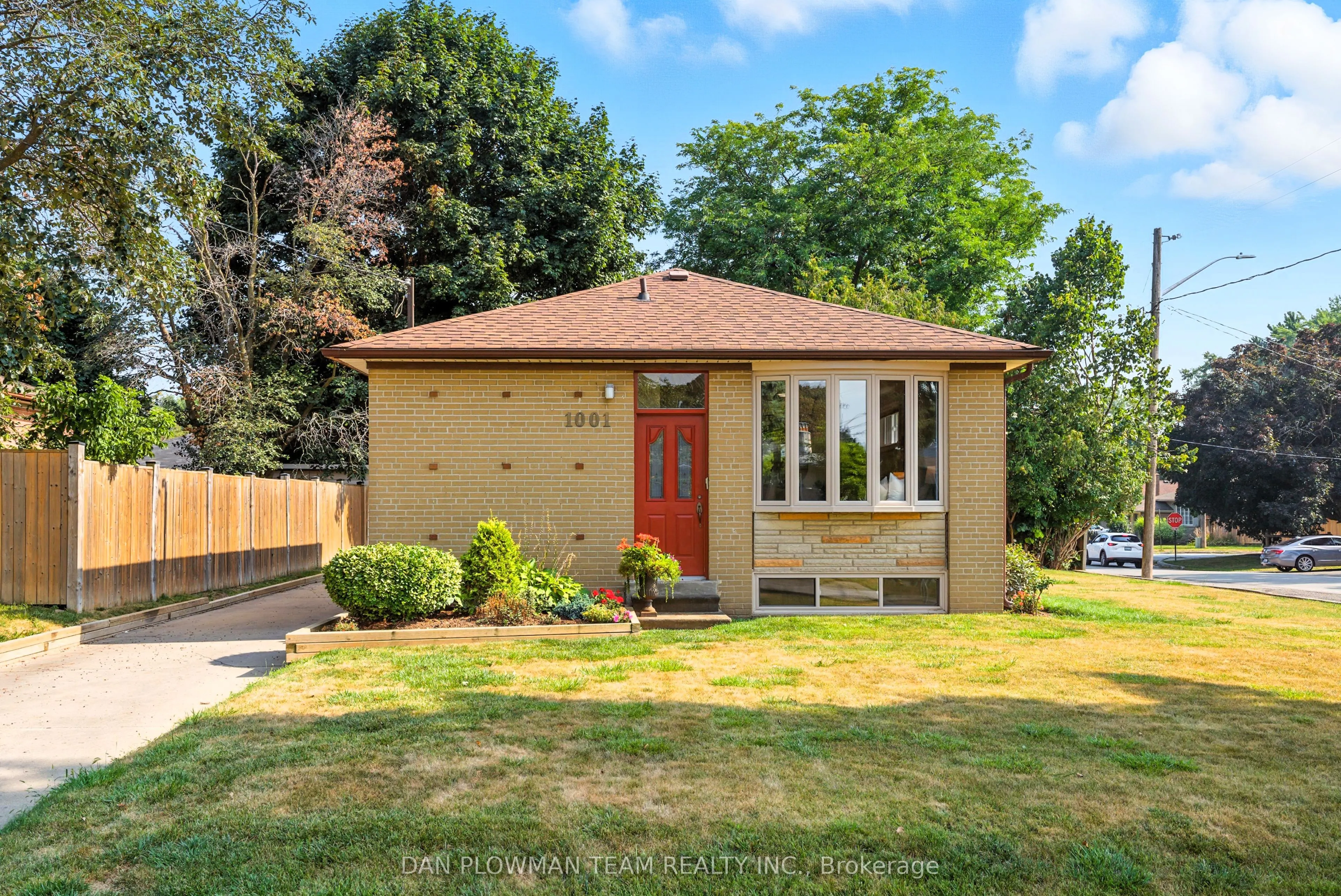 1001 Wardman Crescent