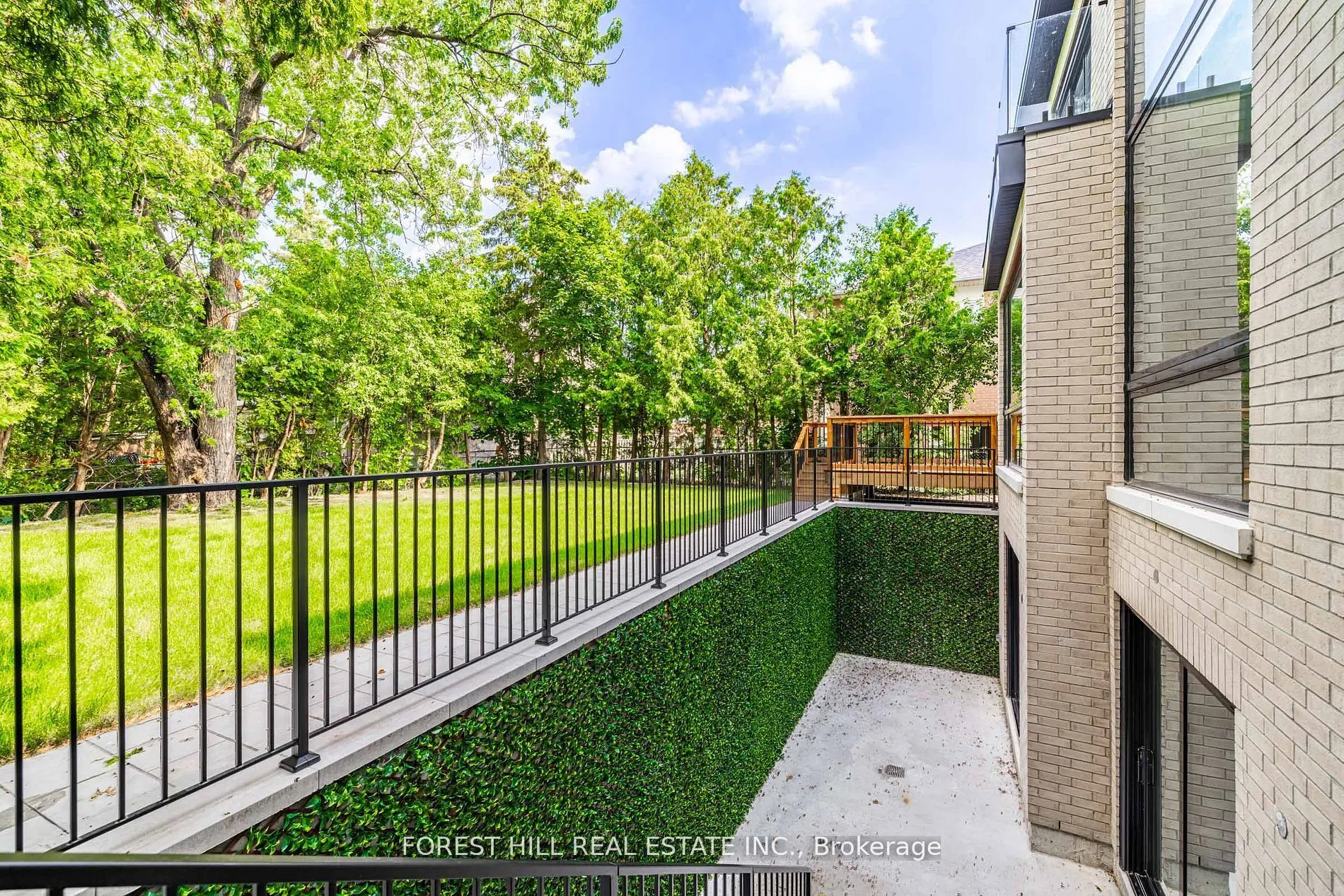 105 Castle Hill Drive