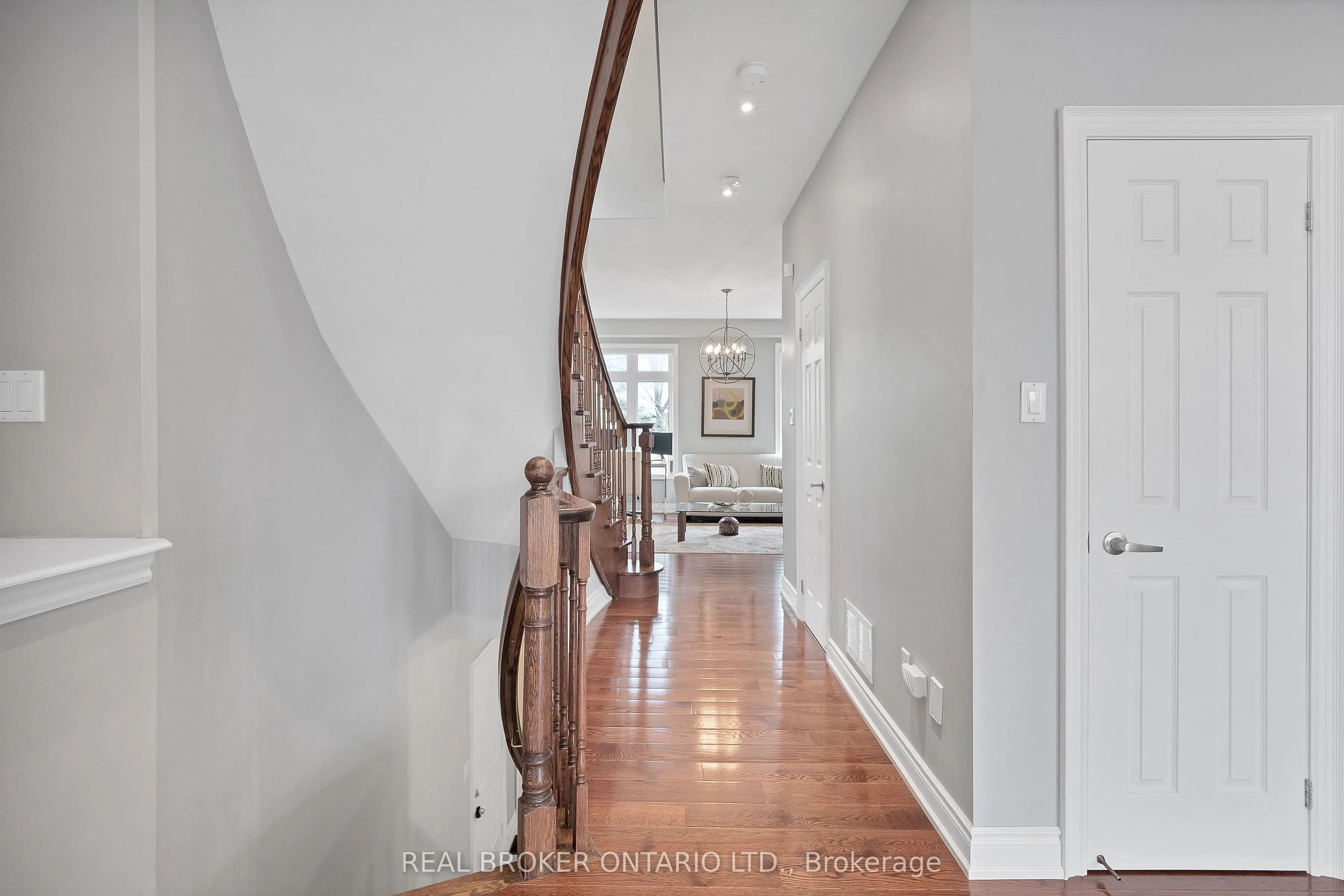31 Mastwood Crescent