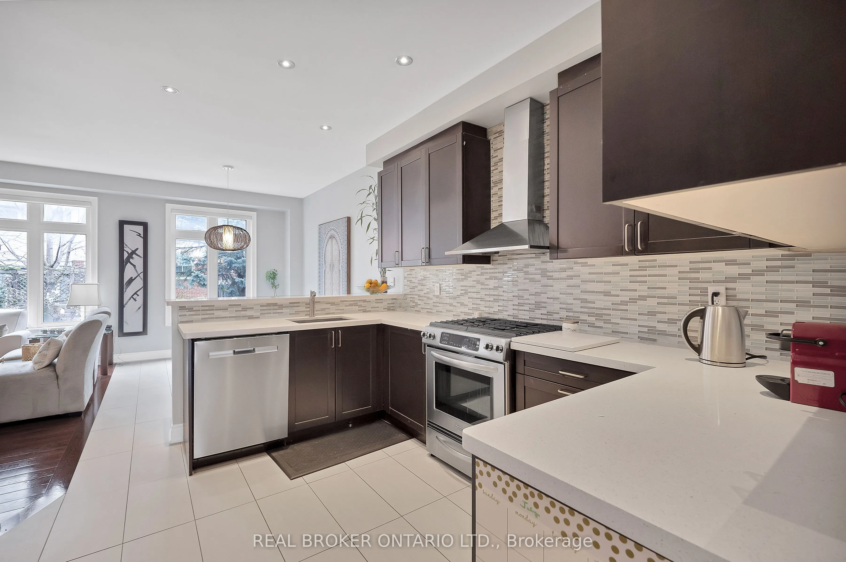 31 Mastwood Crescent