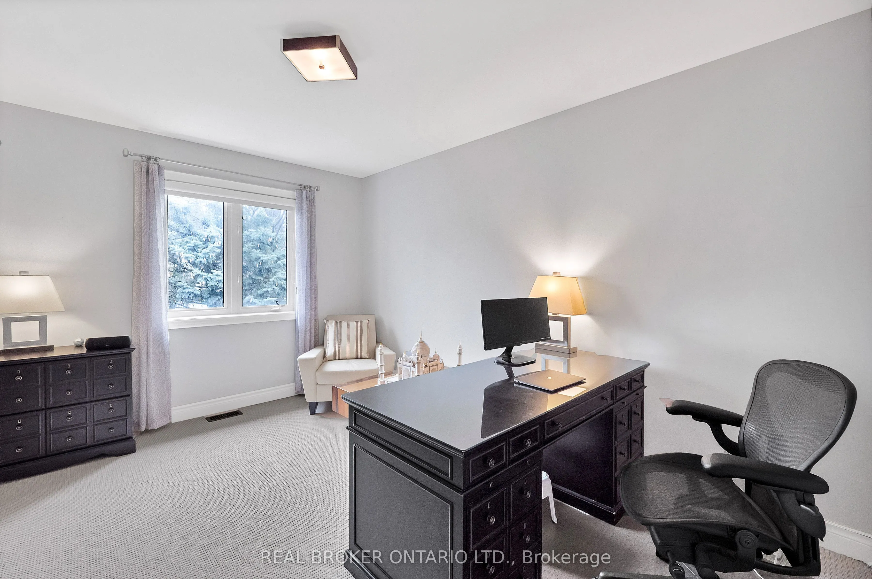 31 Mastwood Crescent