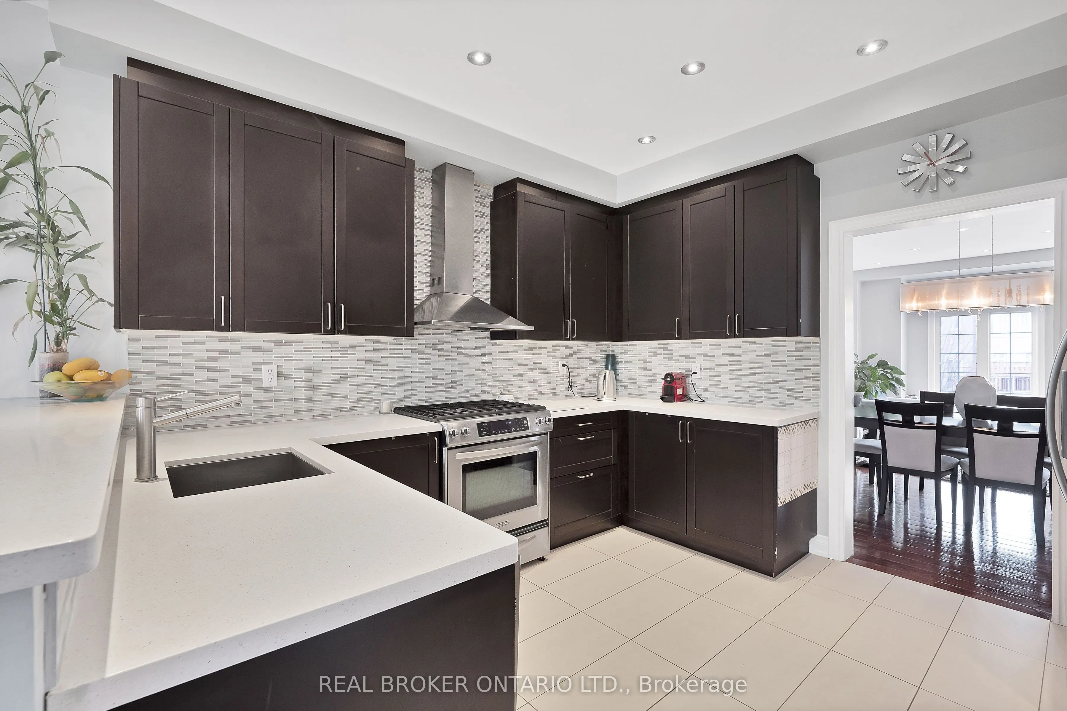31 Mastwood Crescent