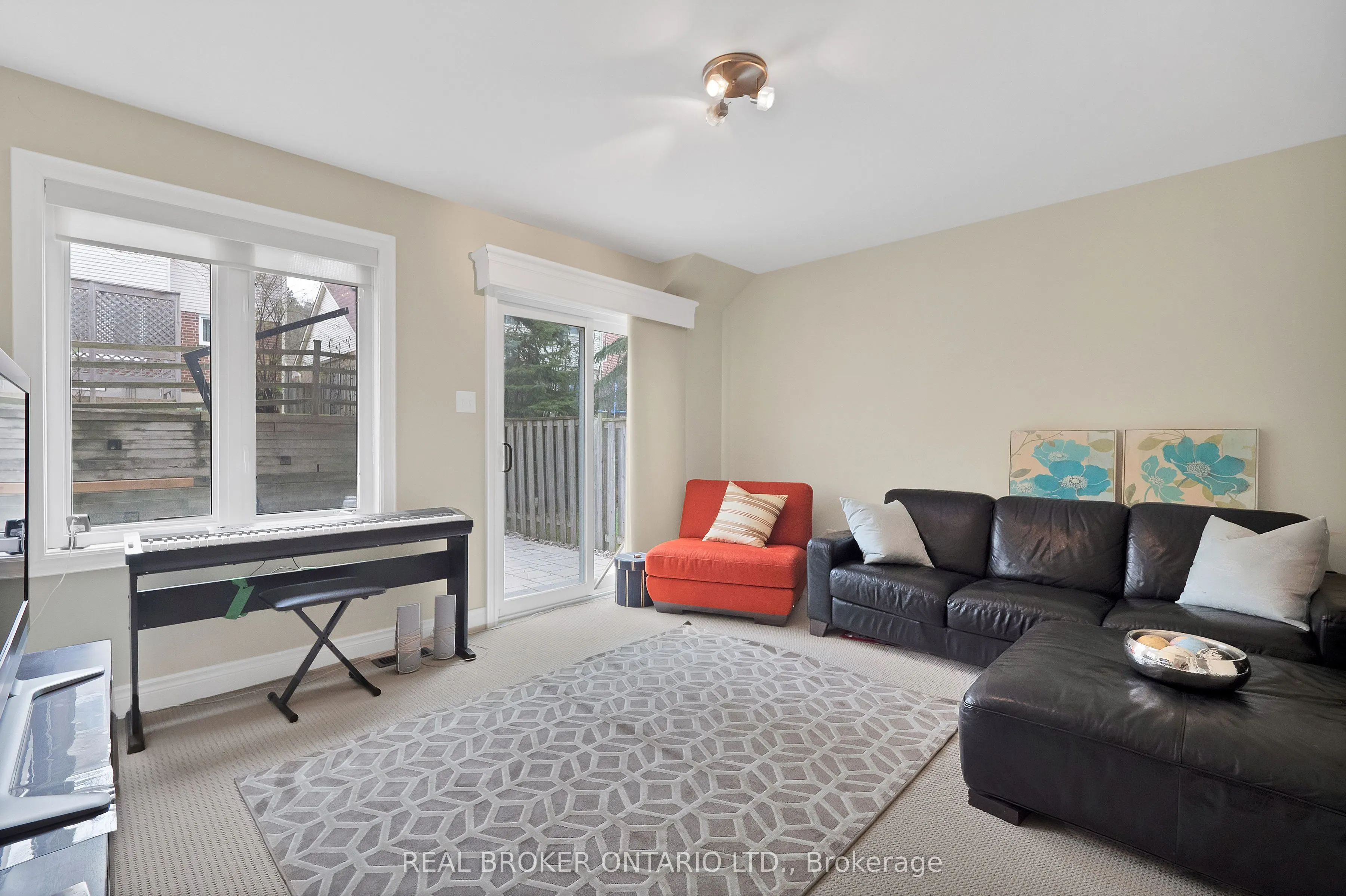 31 Mastwood Crescent