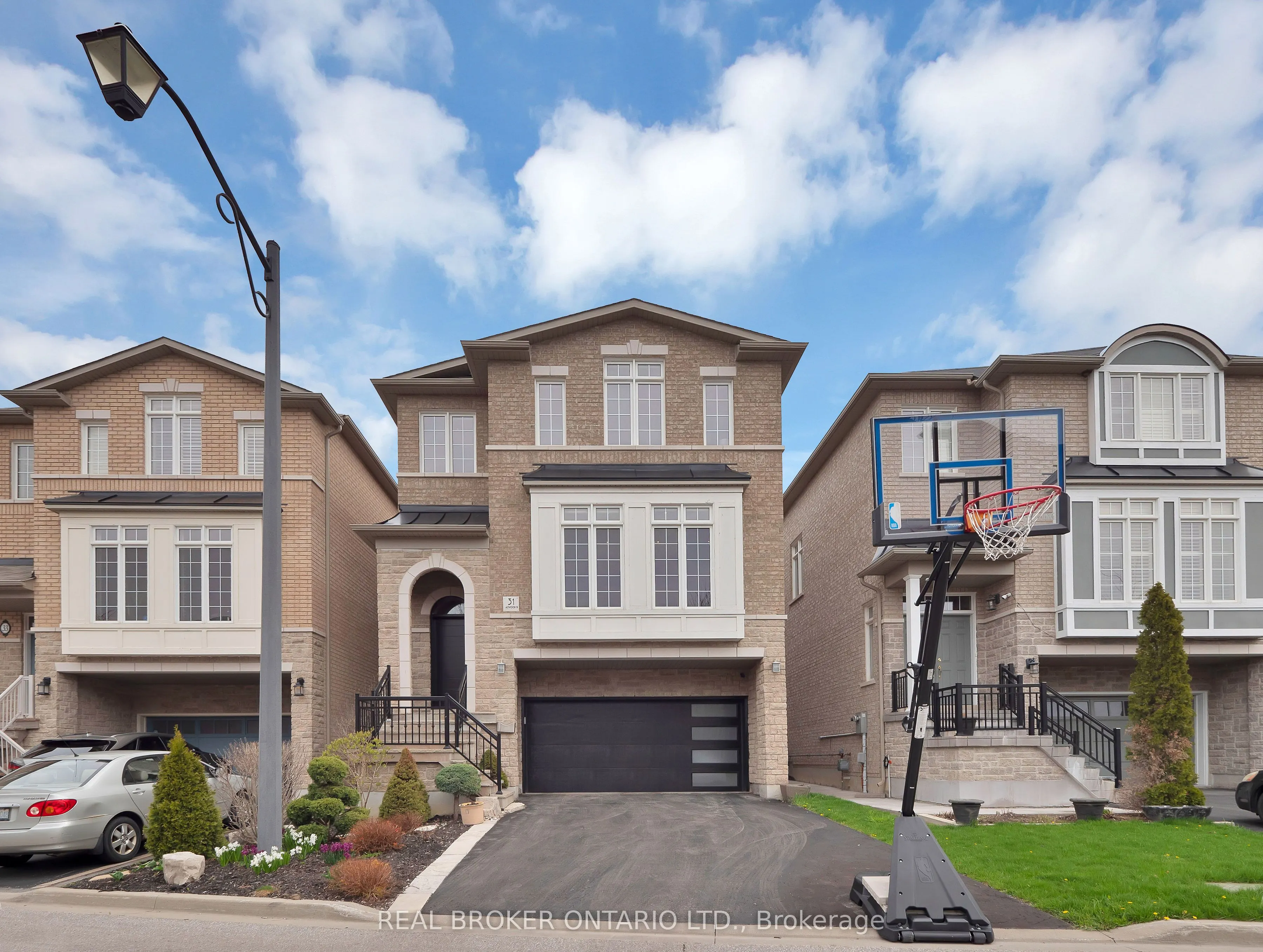 31 Mastwood Crescent