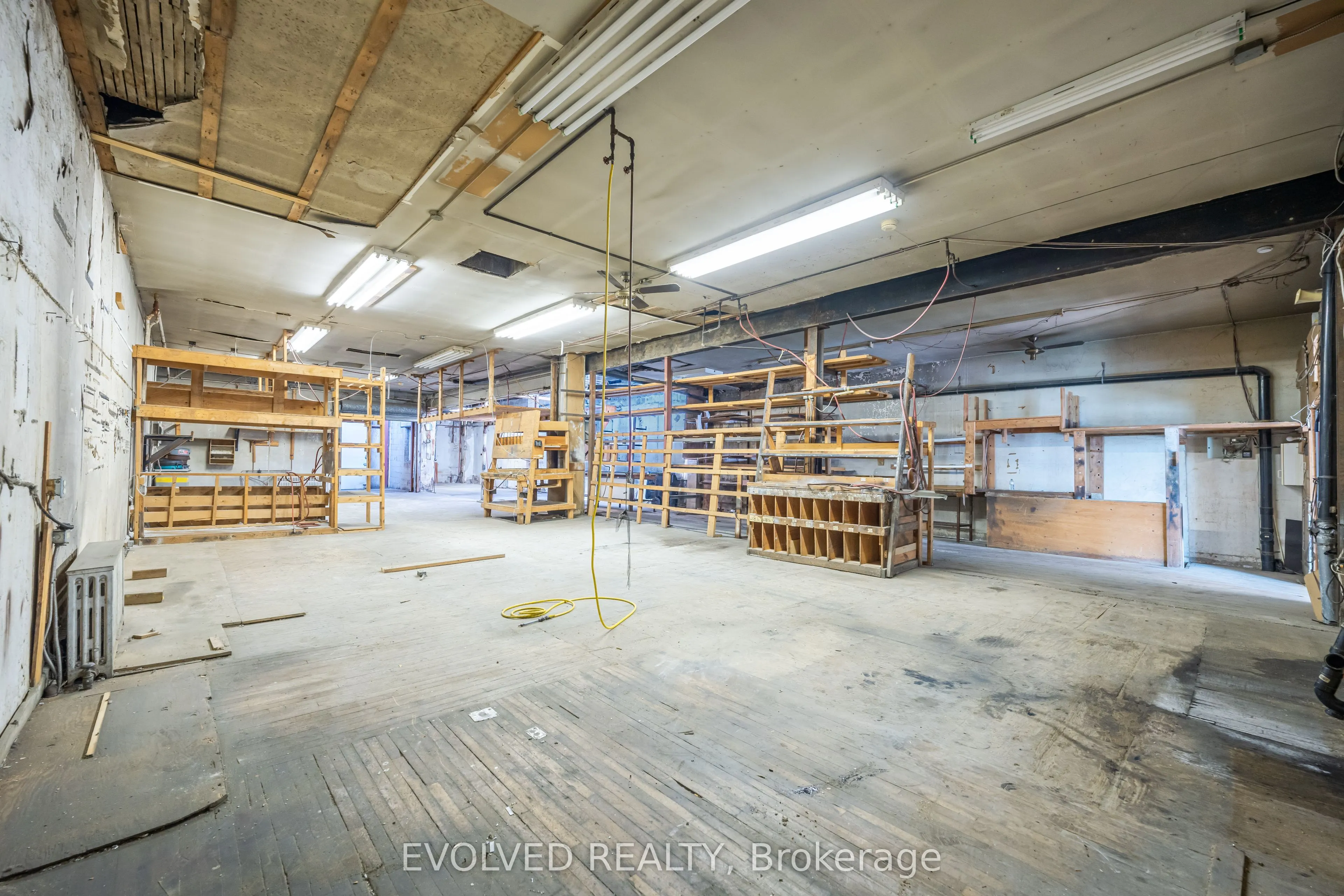 1286 Queen Street E