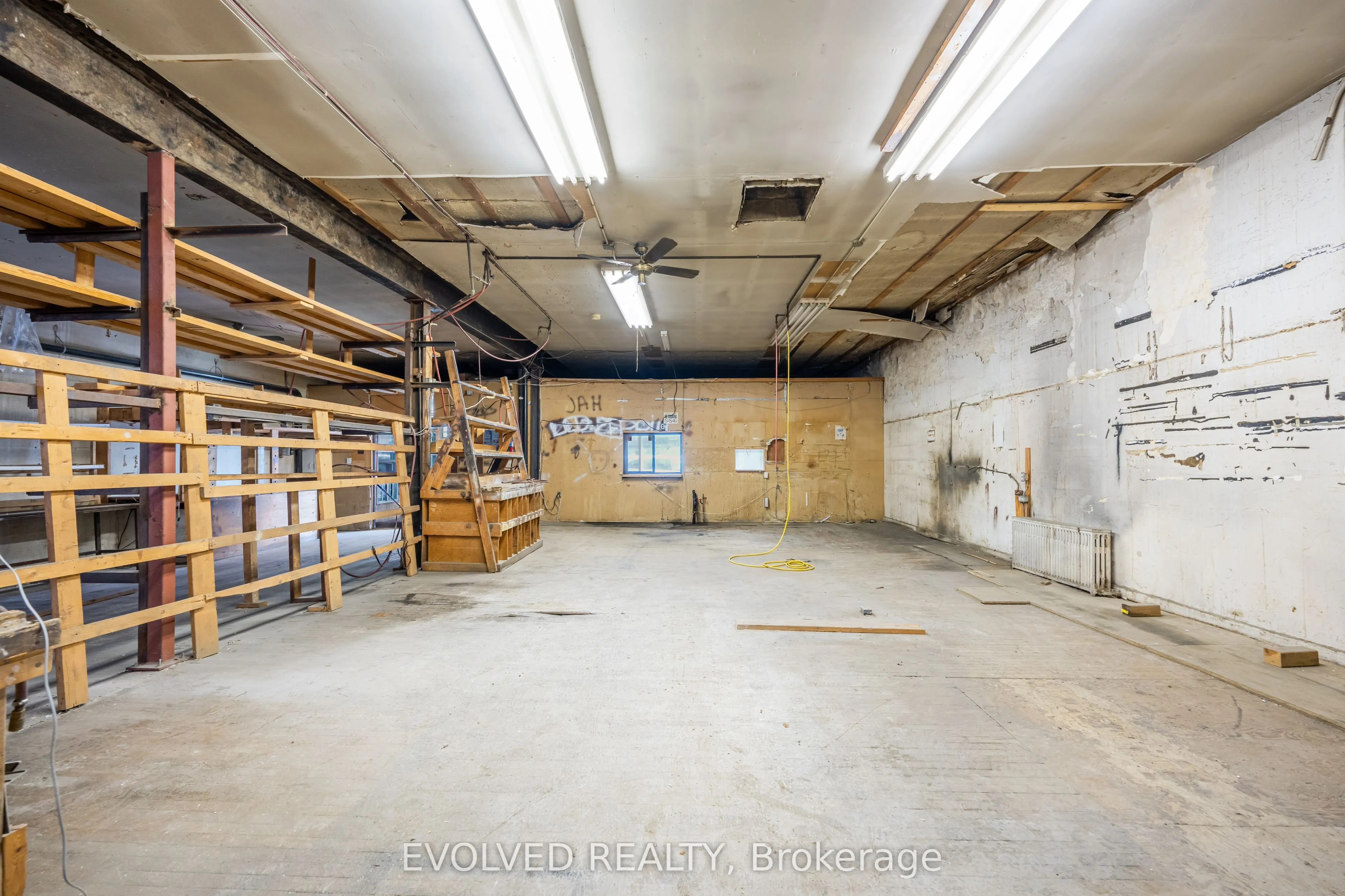 1286 Queen Street E