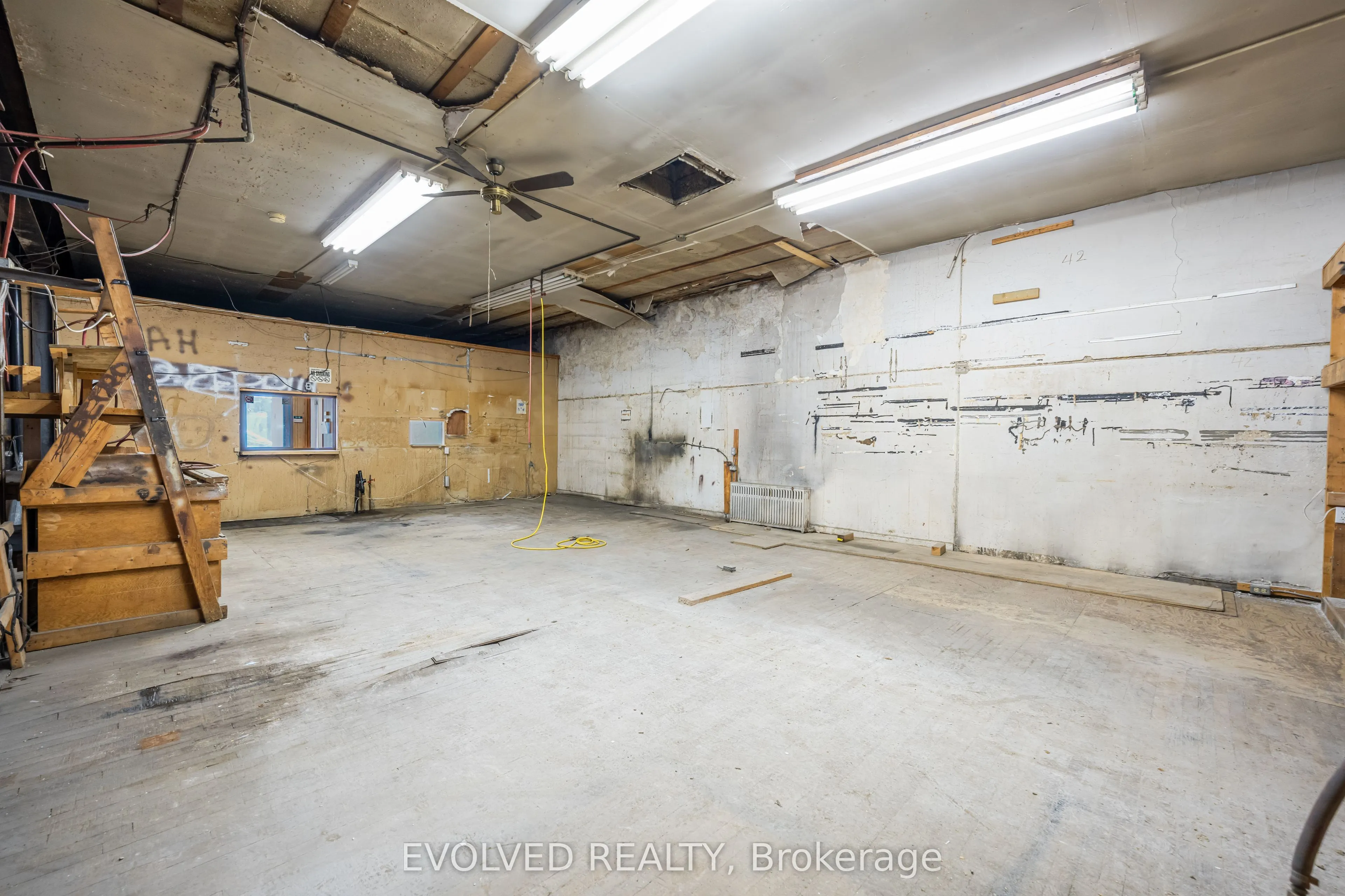 1286 Queen Street E
