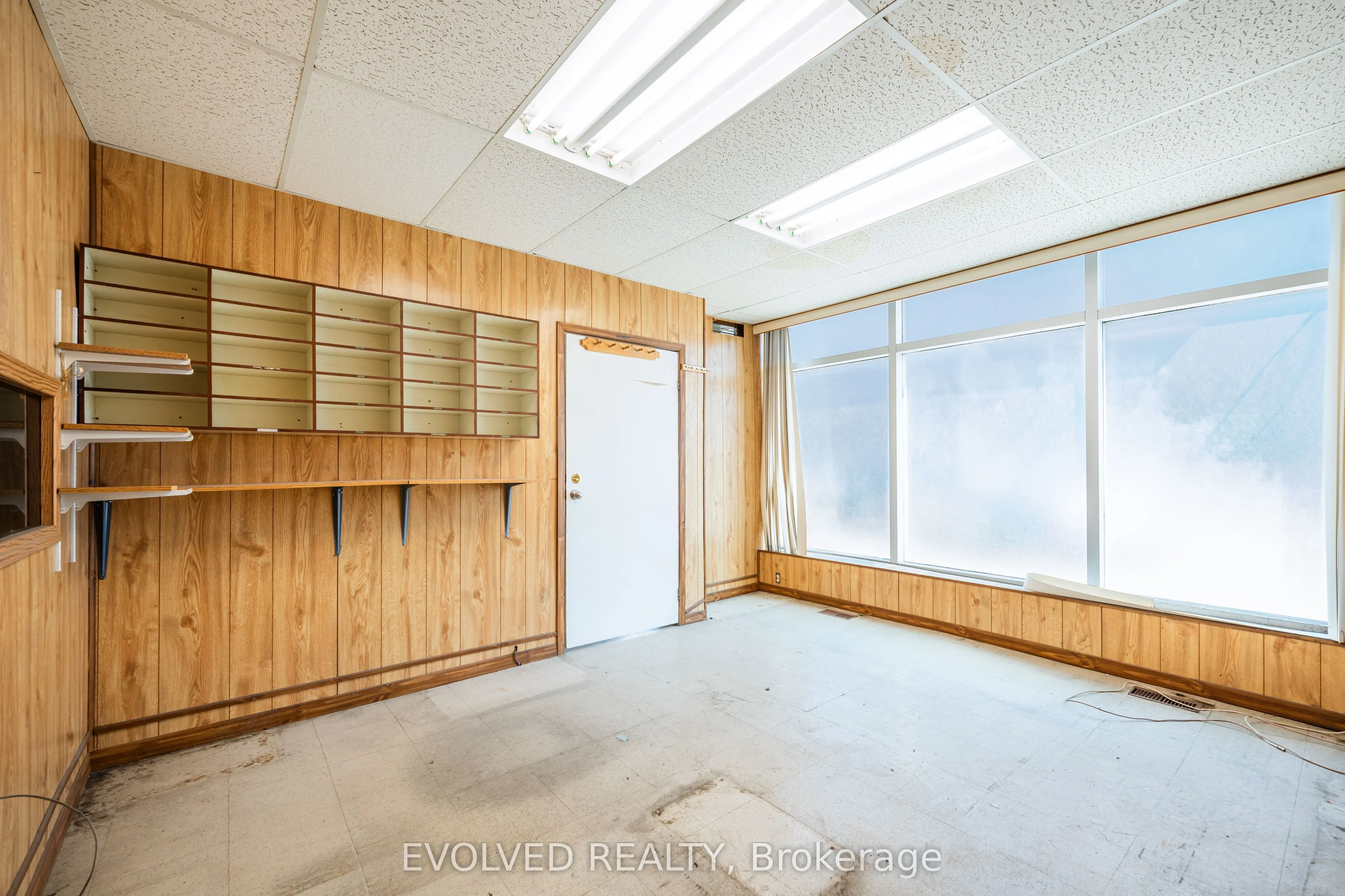 1286 Queen Street E