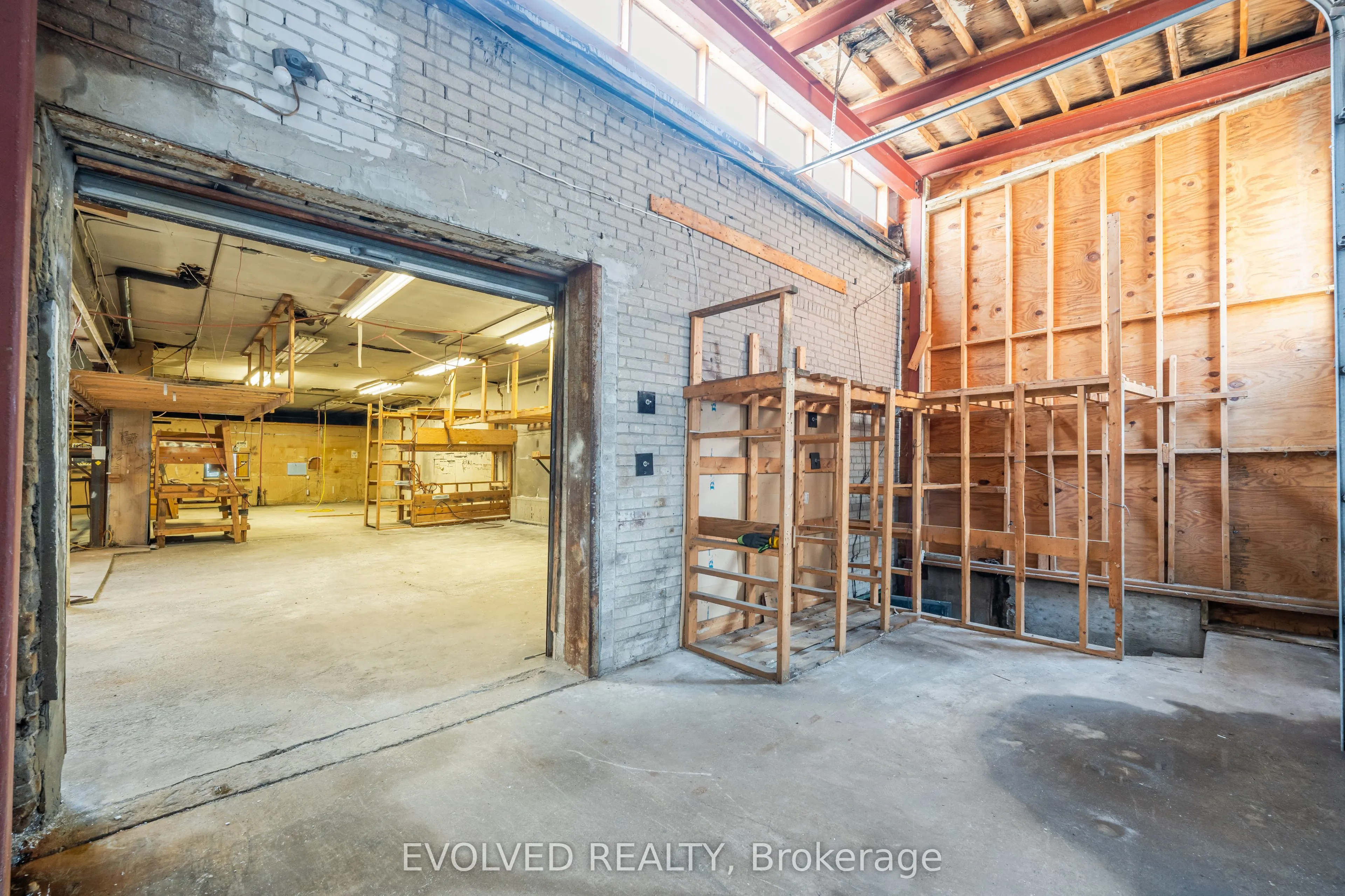 1286 Queen Street E
