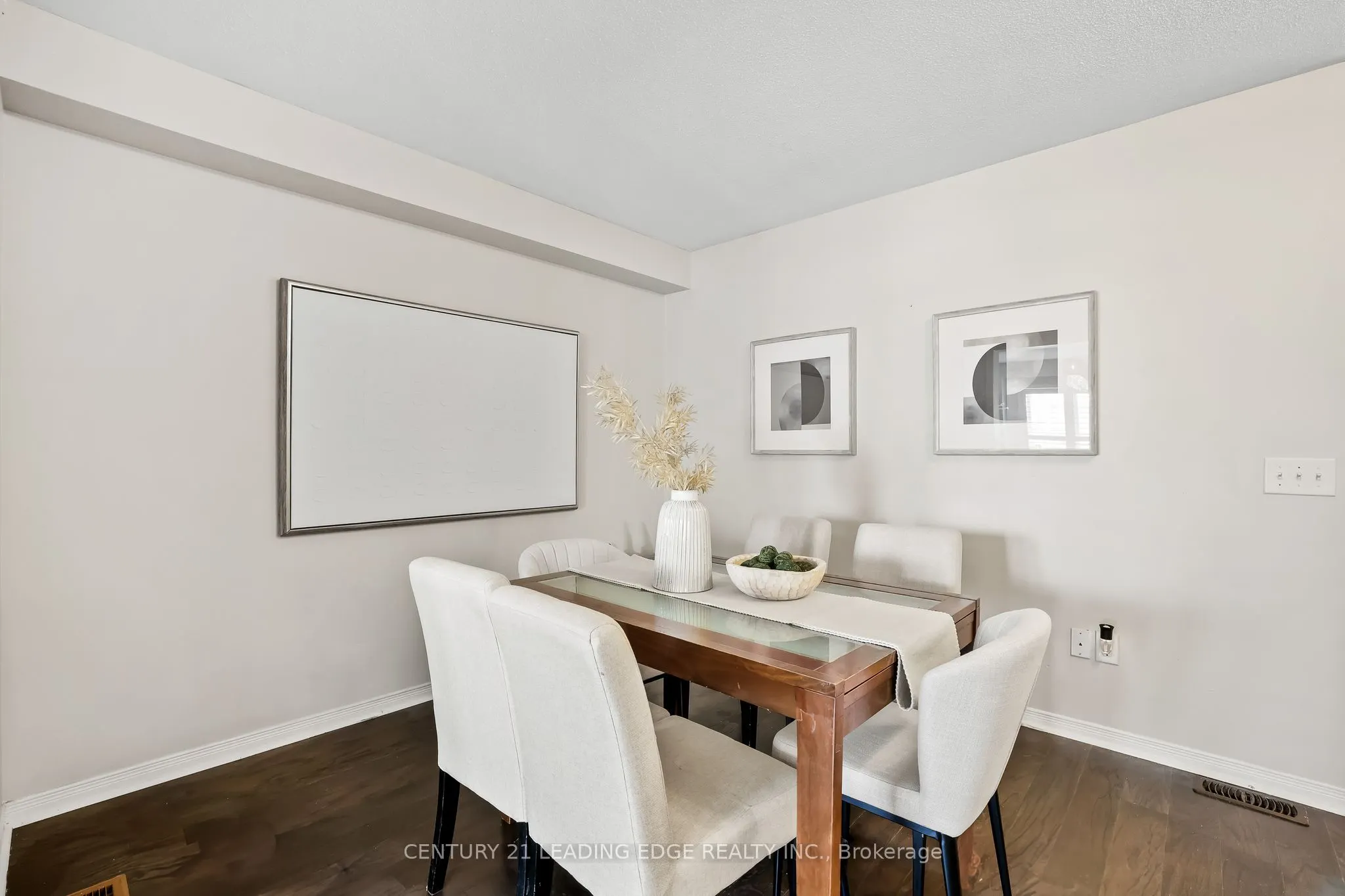 28 Harbourside Drive