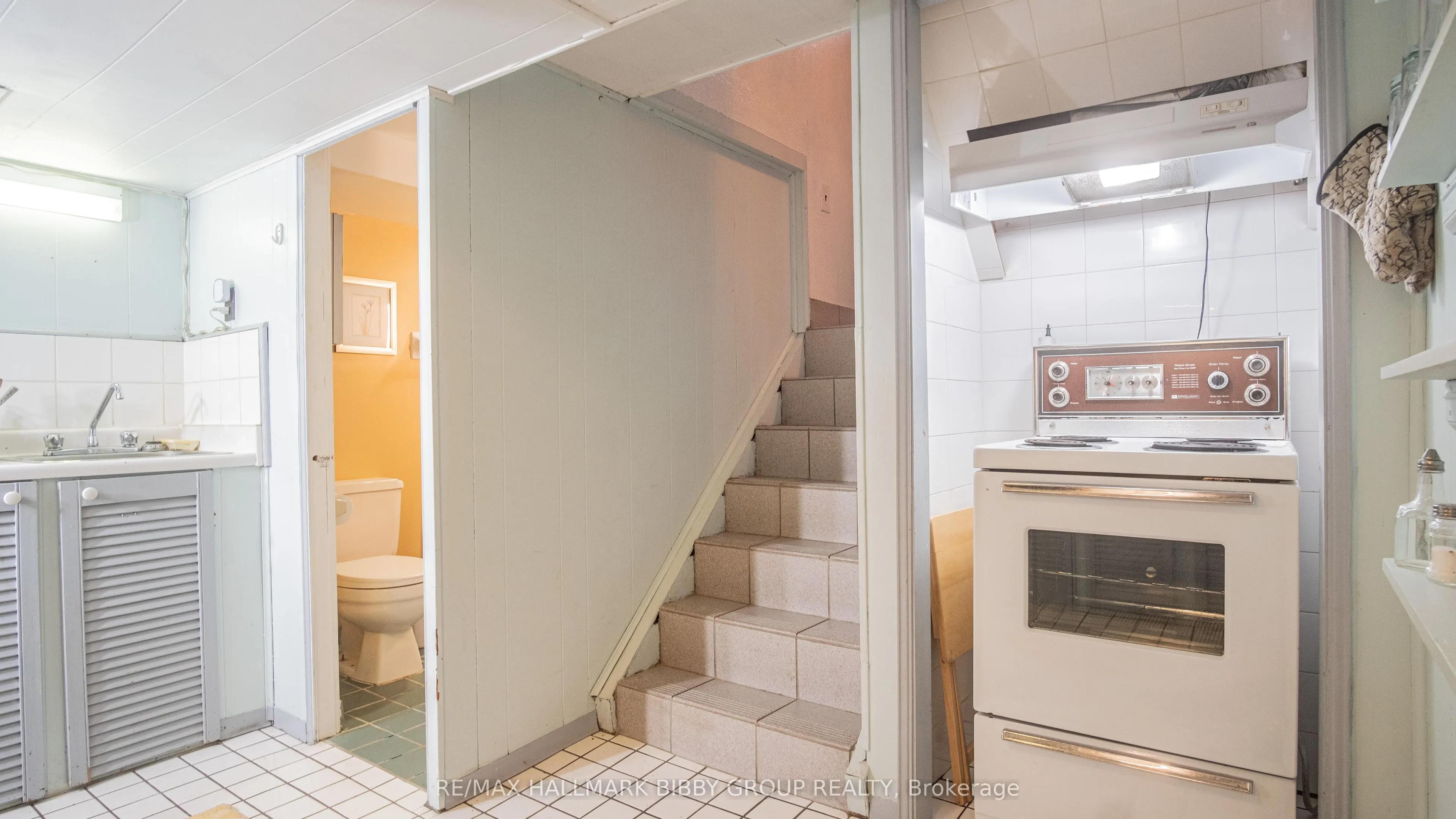 33 Holland Avenue, #Lower