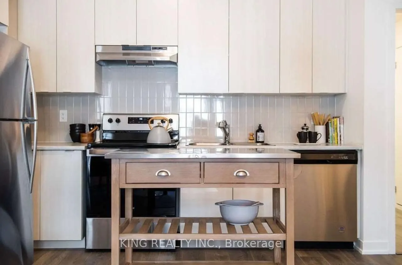 1525 Kingston Road W, #411