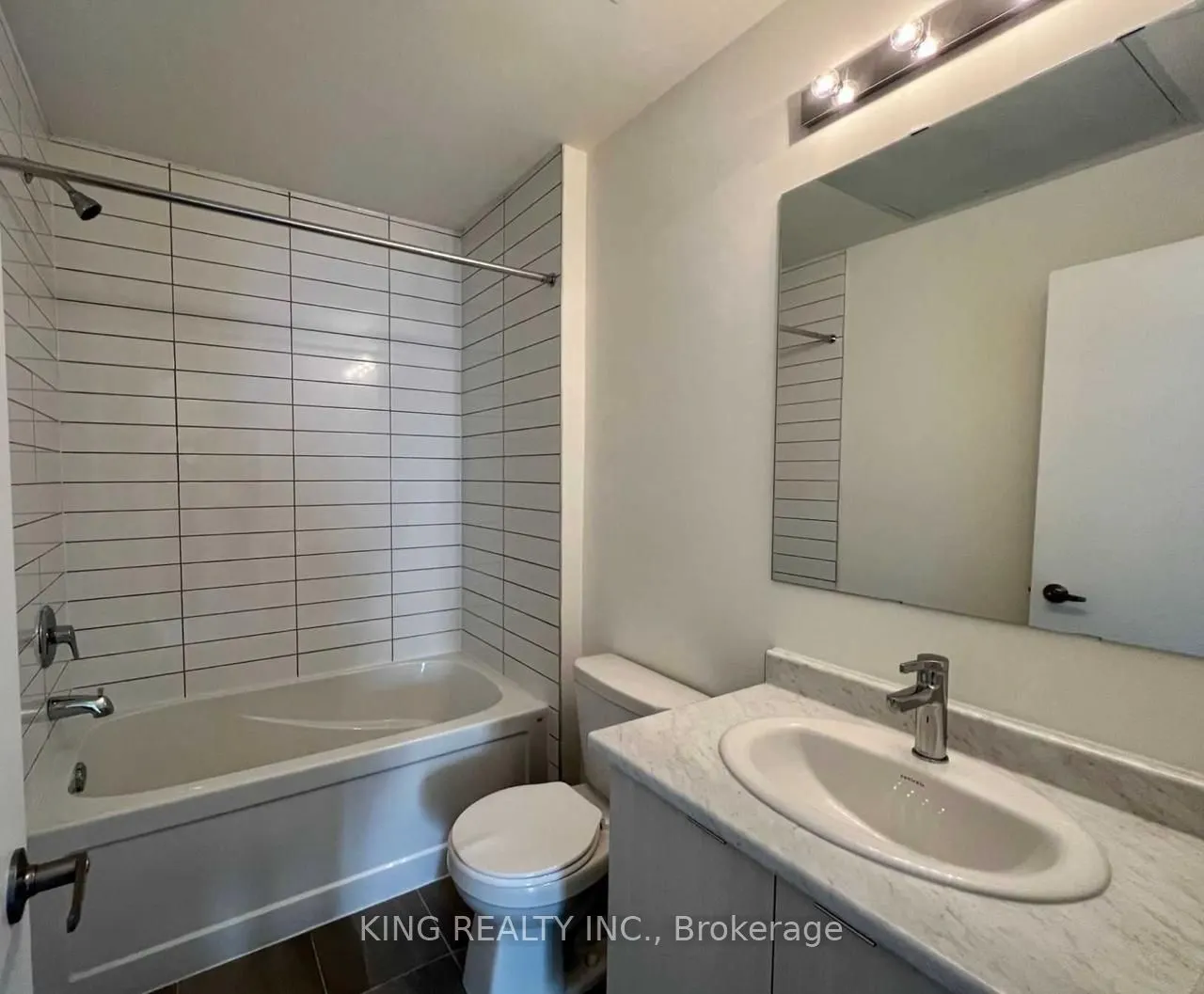 1525 Kingston Road W, #411