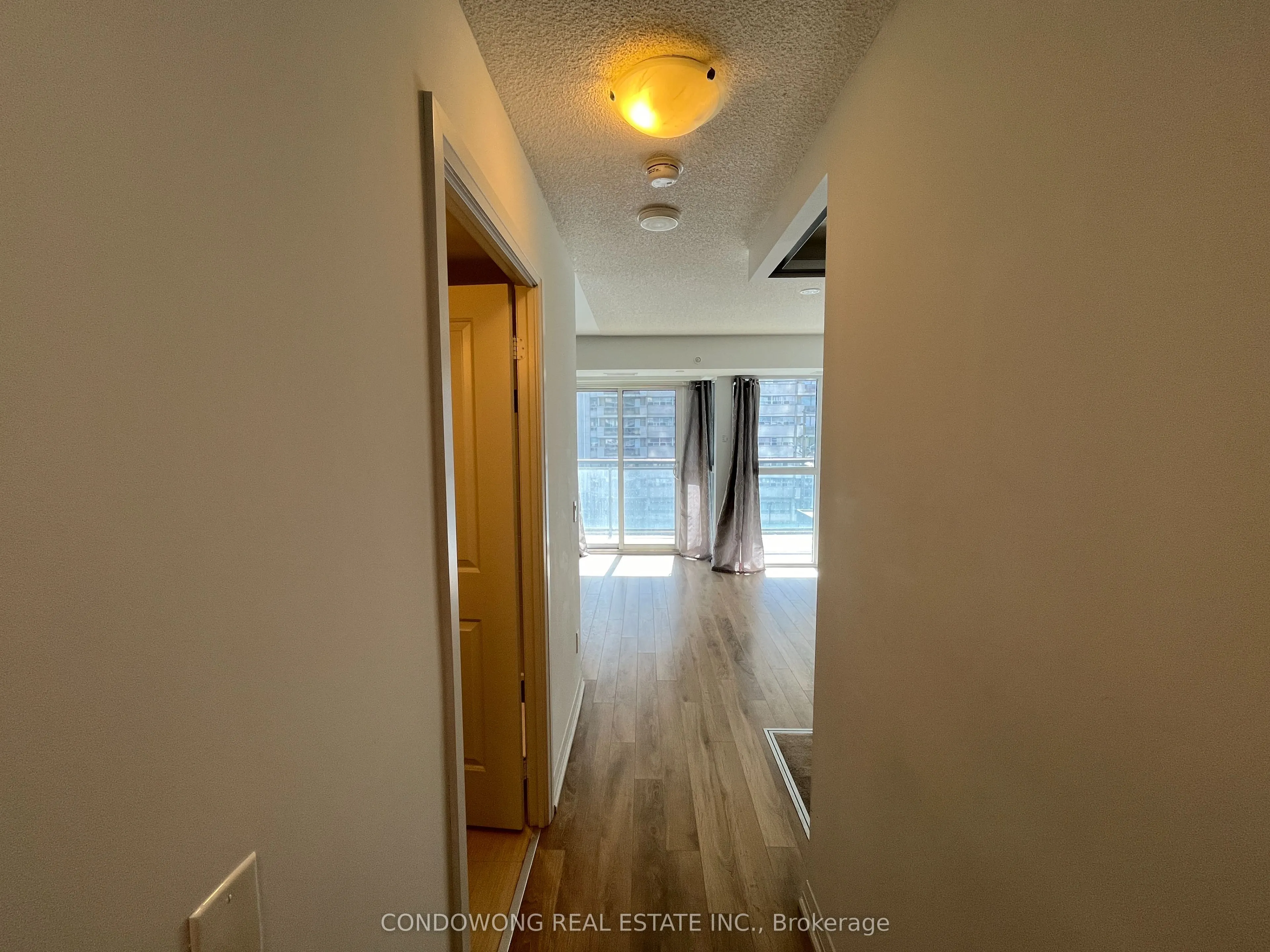 30 Meadowglen Place, #408