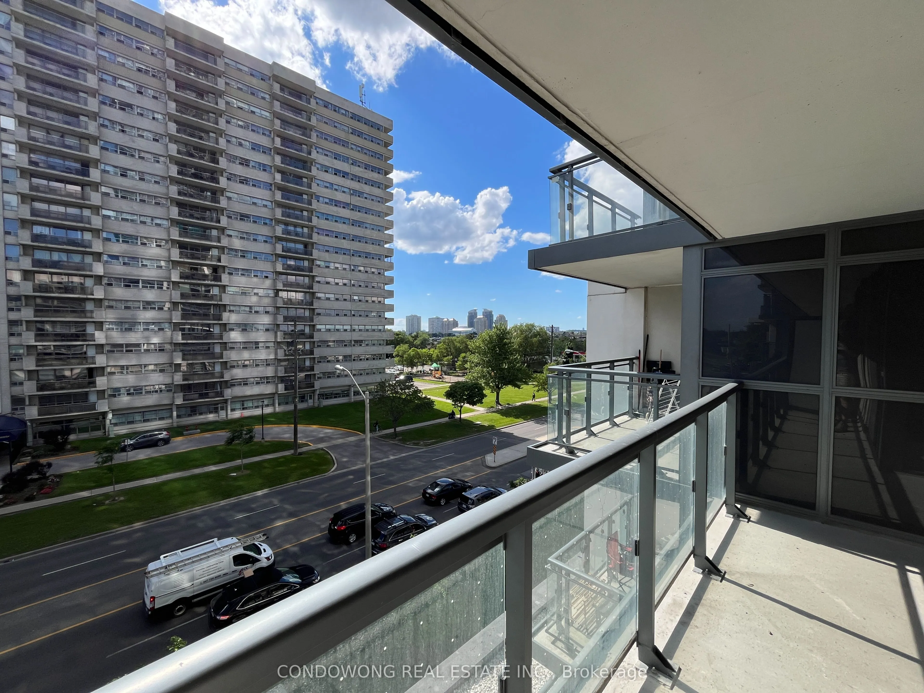 30 Meadowglen Place, #408