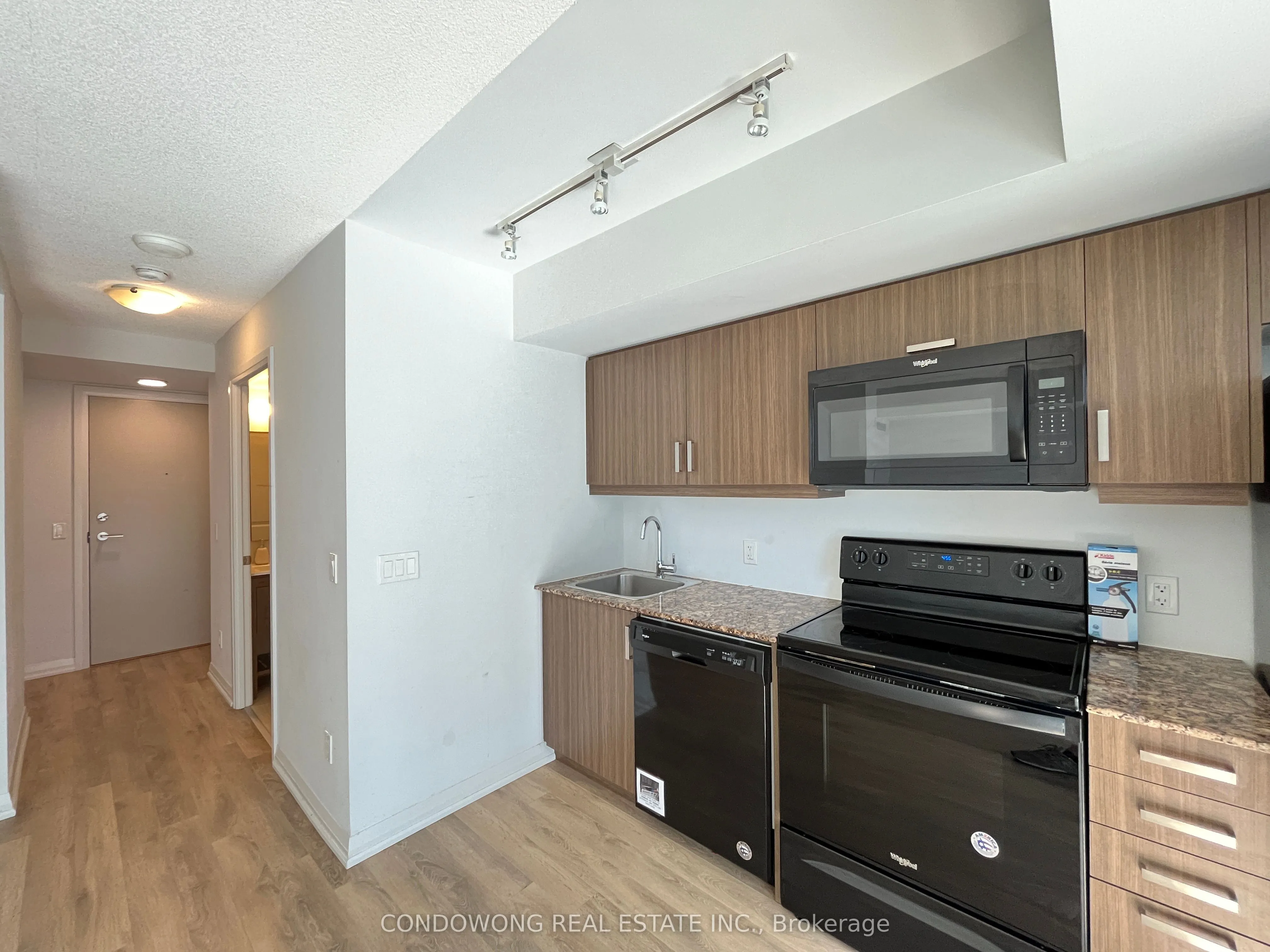 30 Meadowglen Place, #408
