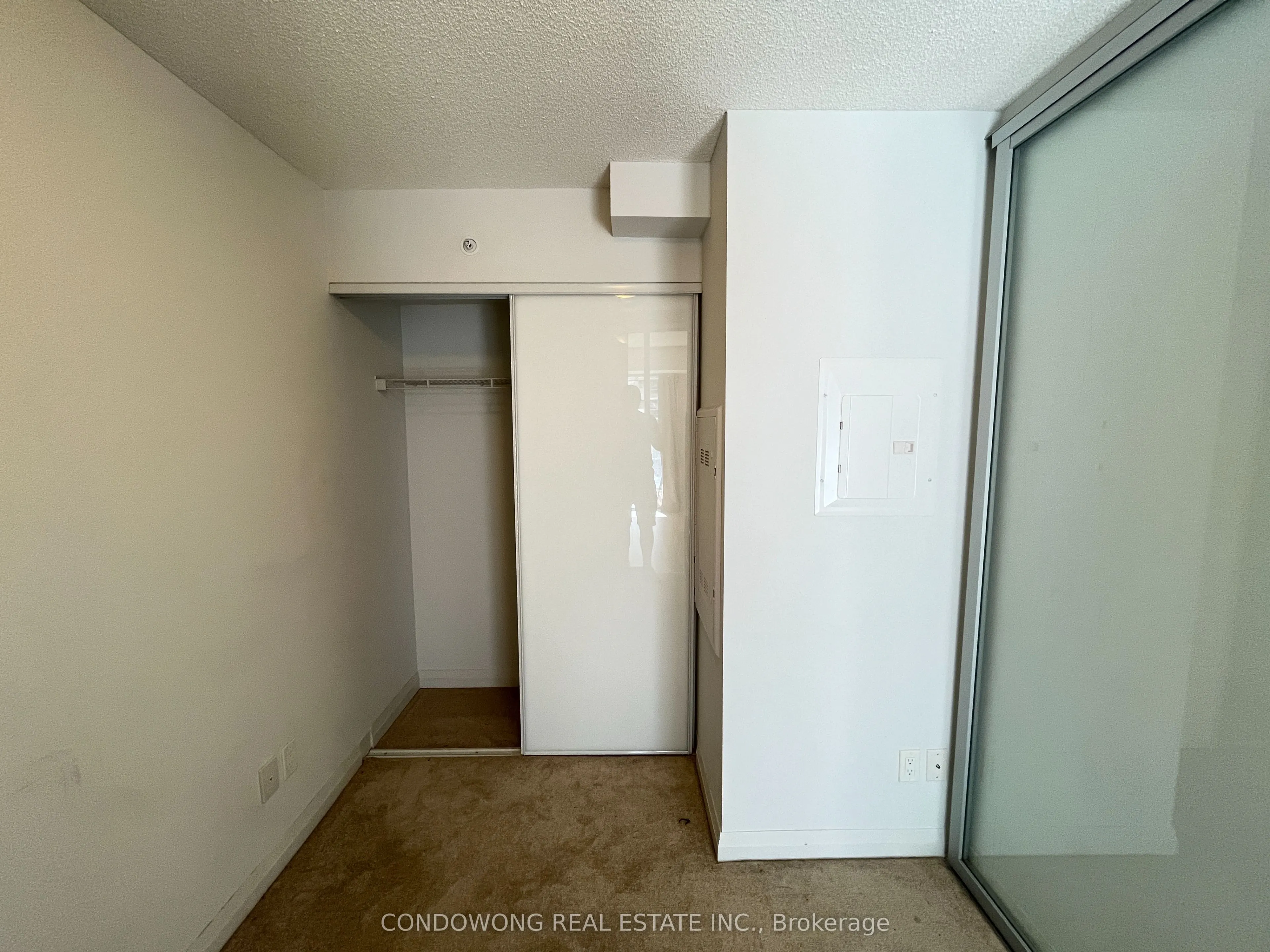 30 Meadowglen Place, #408