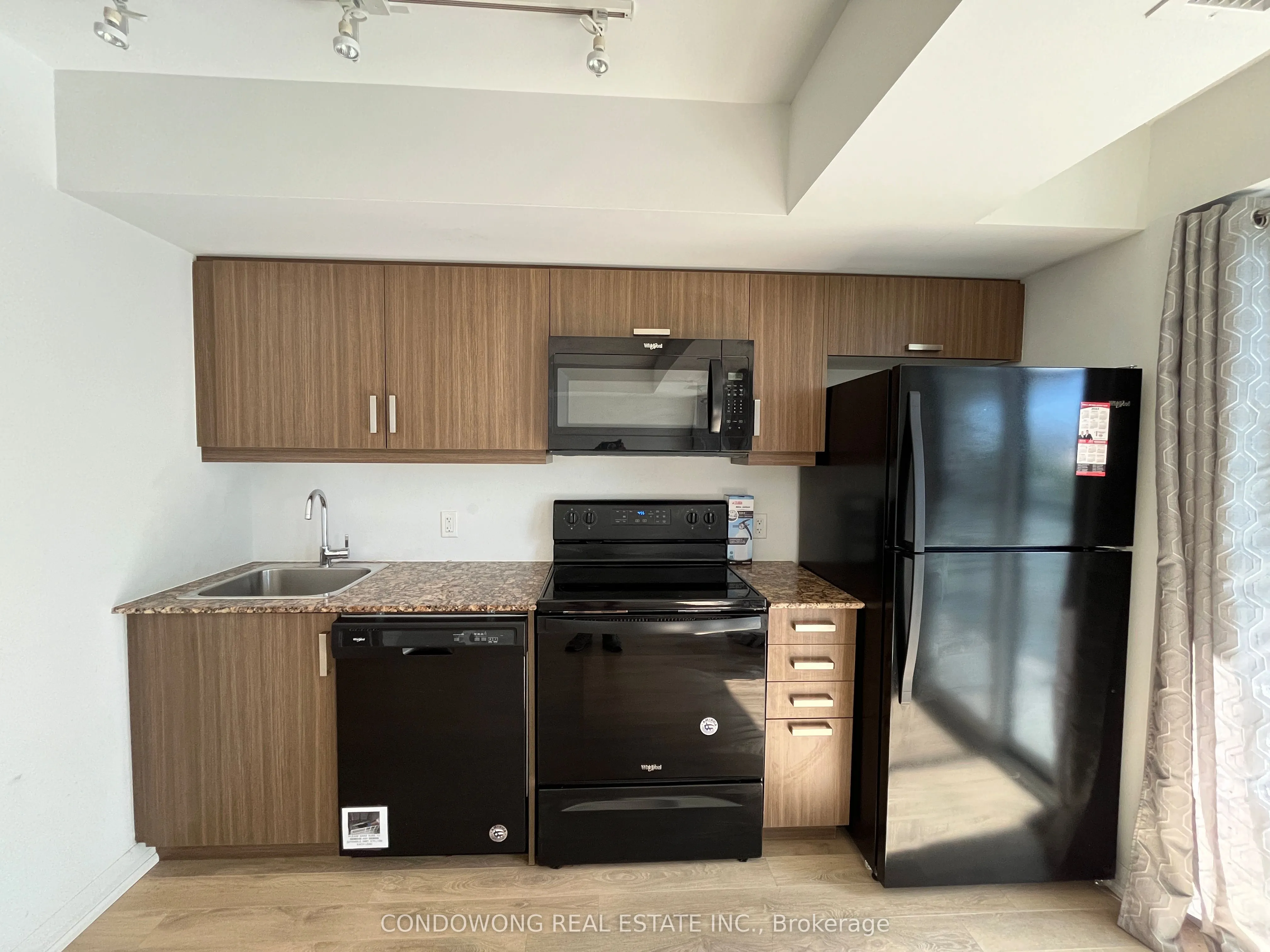 30 Meadowglen Place, #408