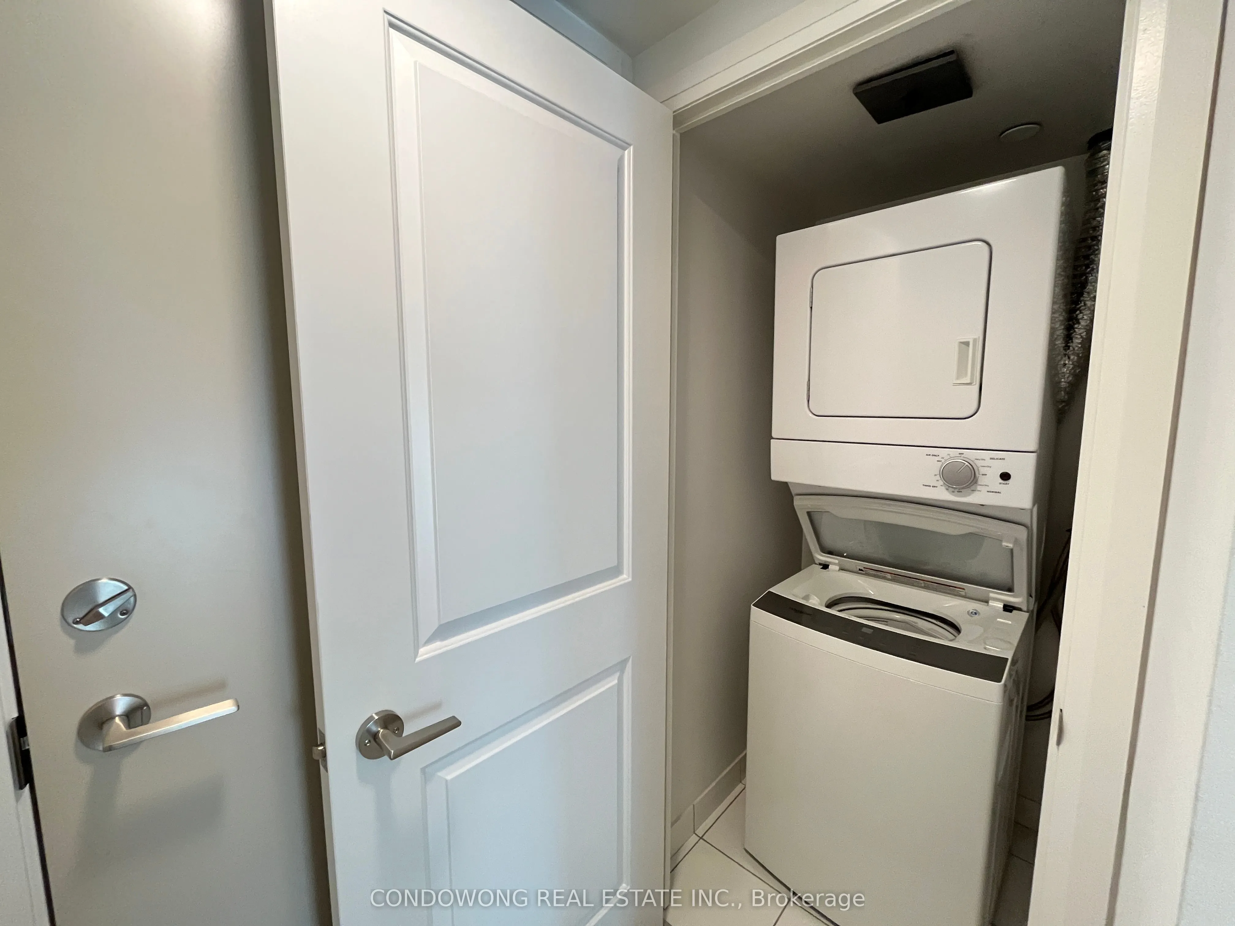 30 Meadowglen Place, #408