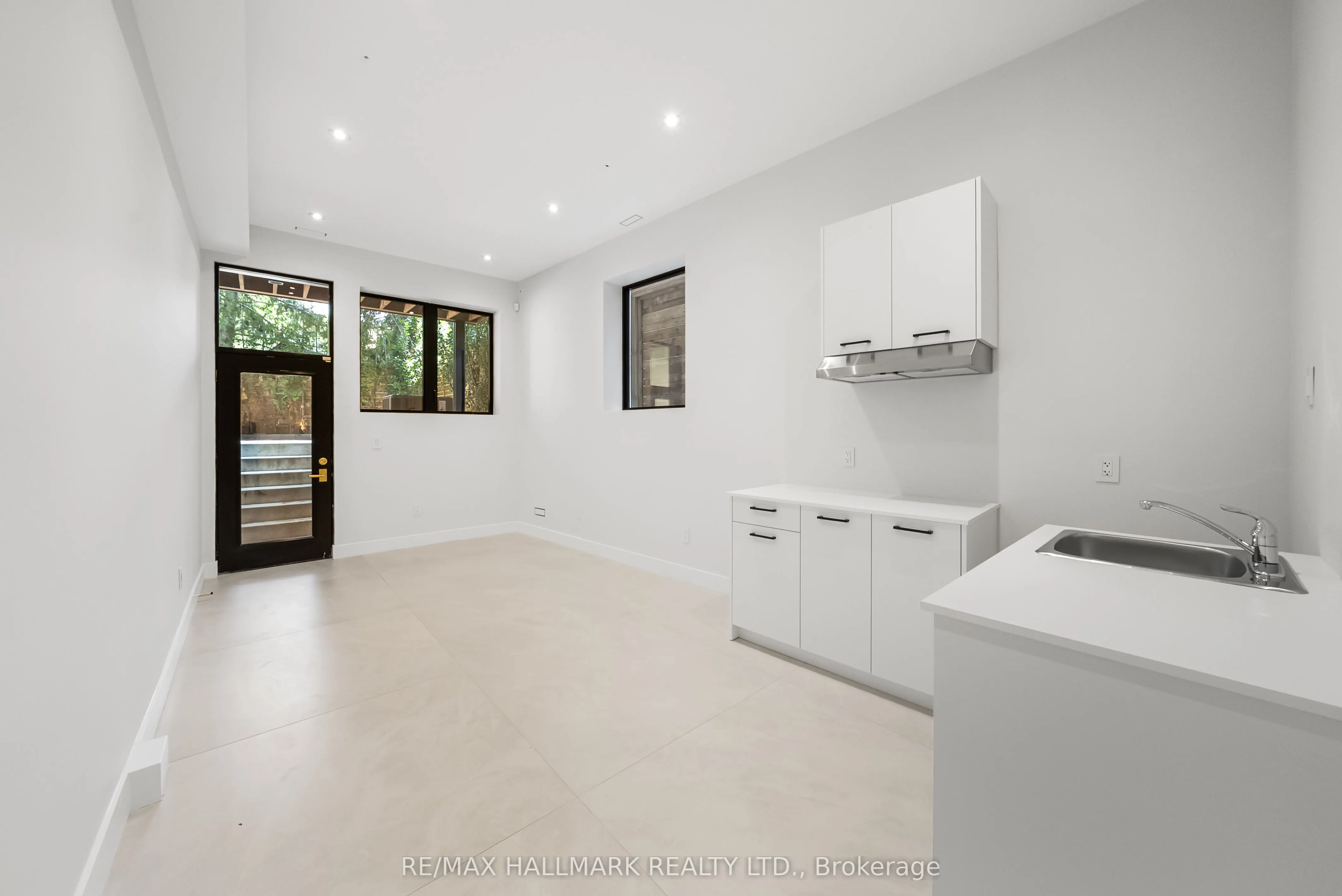 16A Kenrae Road