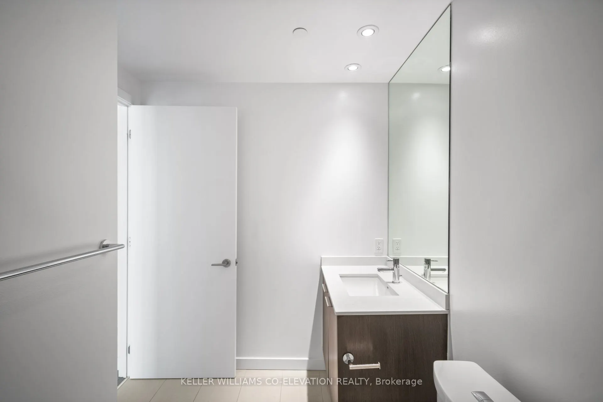 1075 Queen Street E, #303