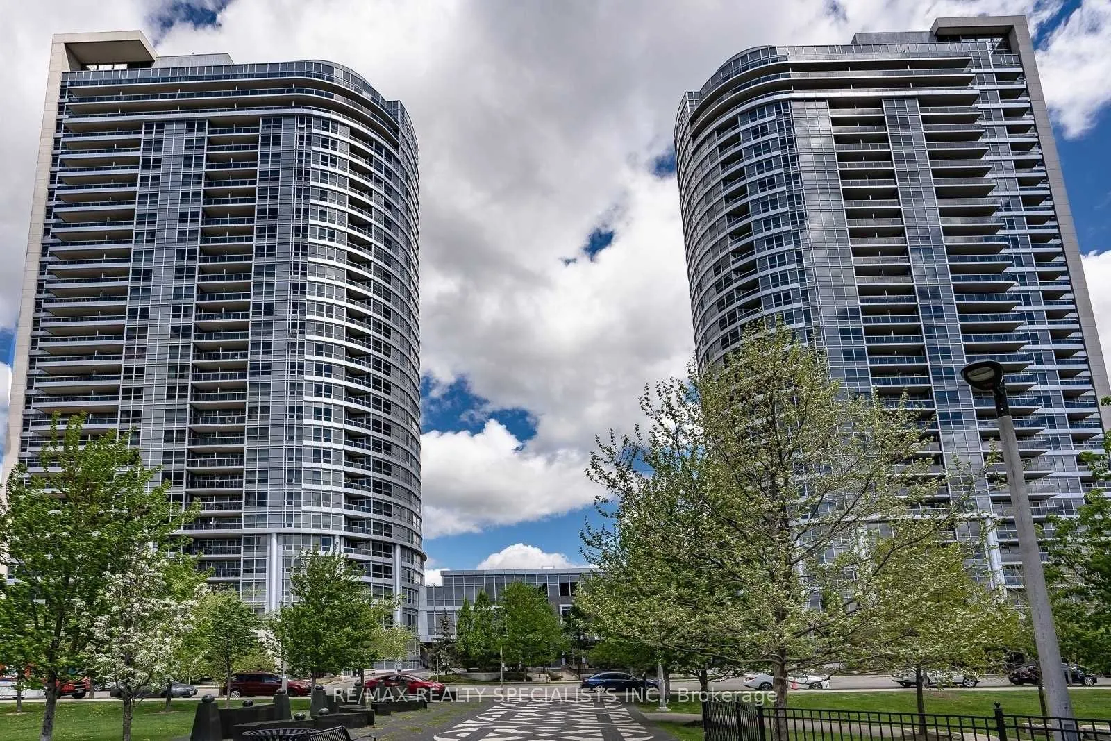 151 Village Green Square, #2710