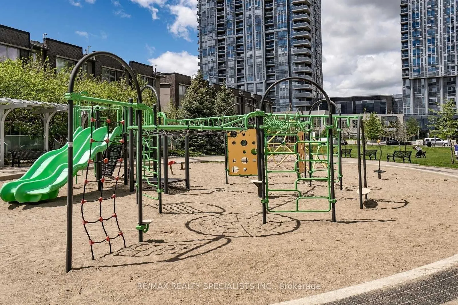 151 Village Green Square, #2710