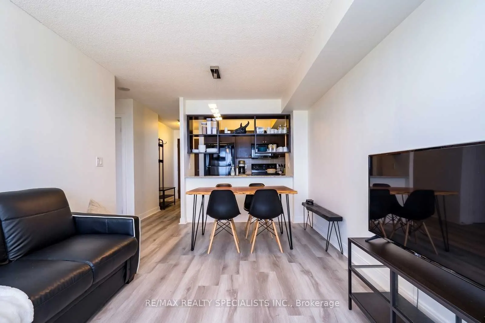 151 Village Green Square, #2710