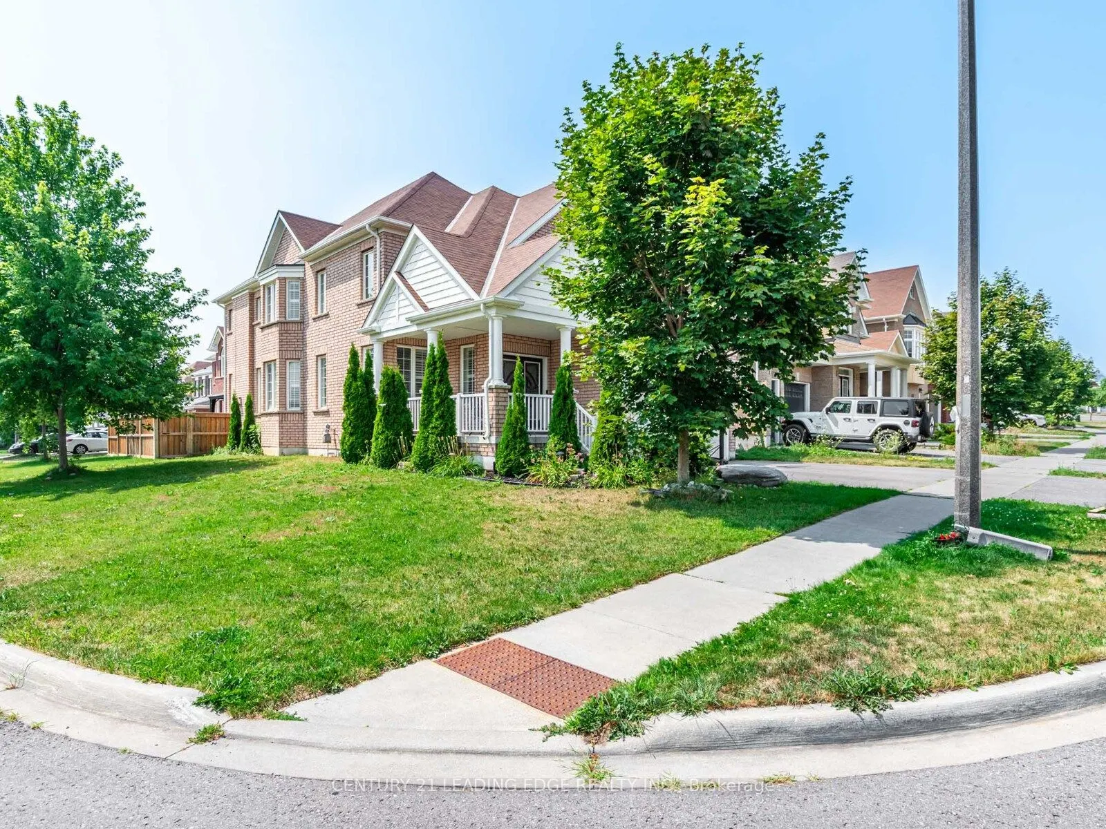 1441 WOODSTREAM Avenue