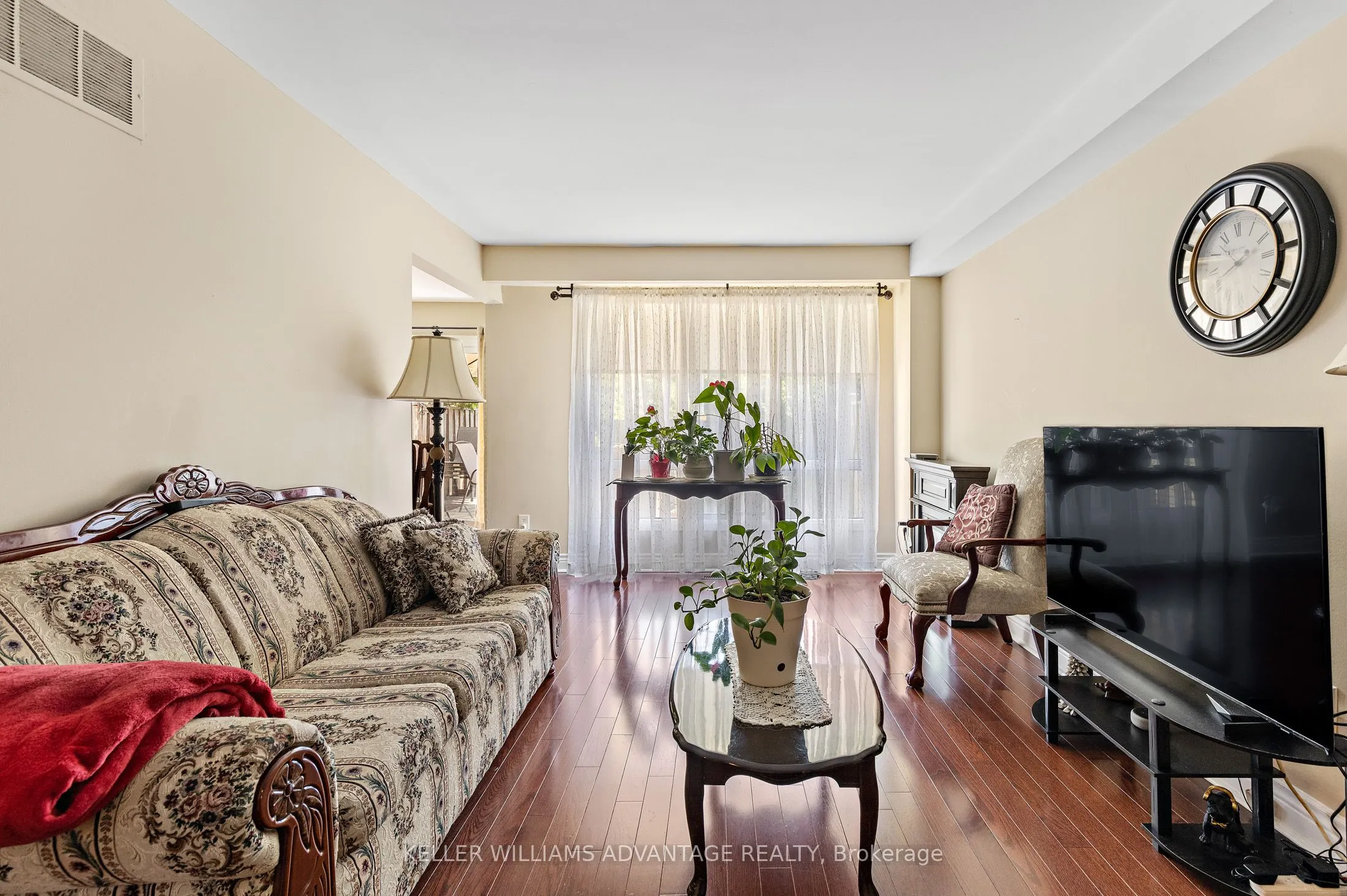 1051 Sandhurst Circle, #17