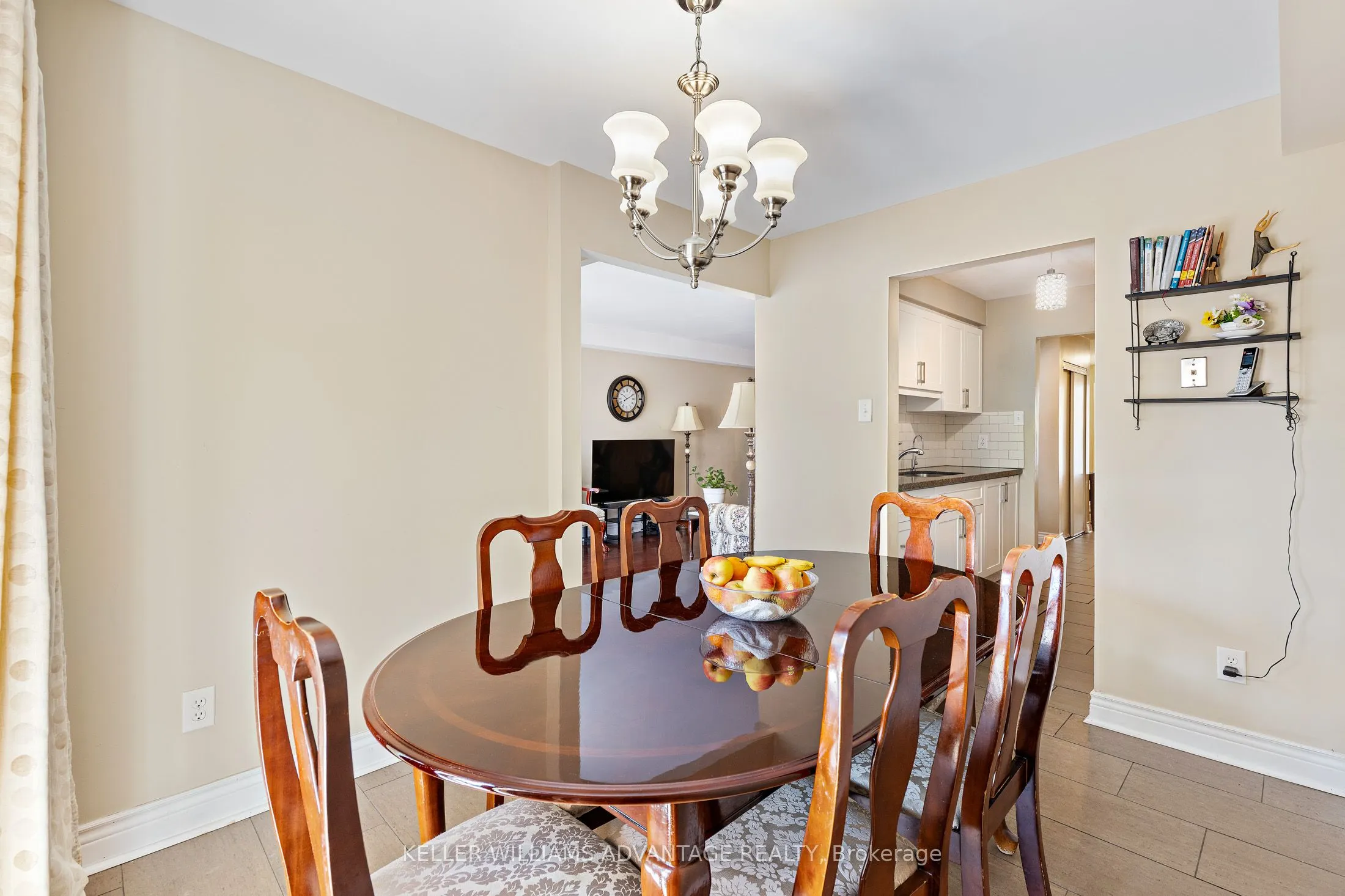 1051 Sandhurst Circle, #17