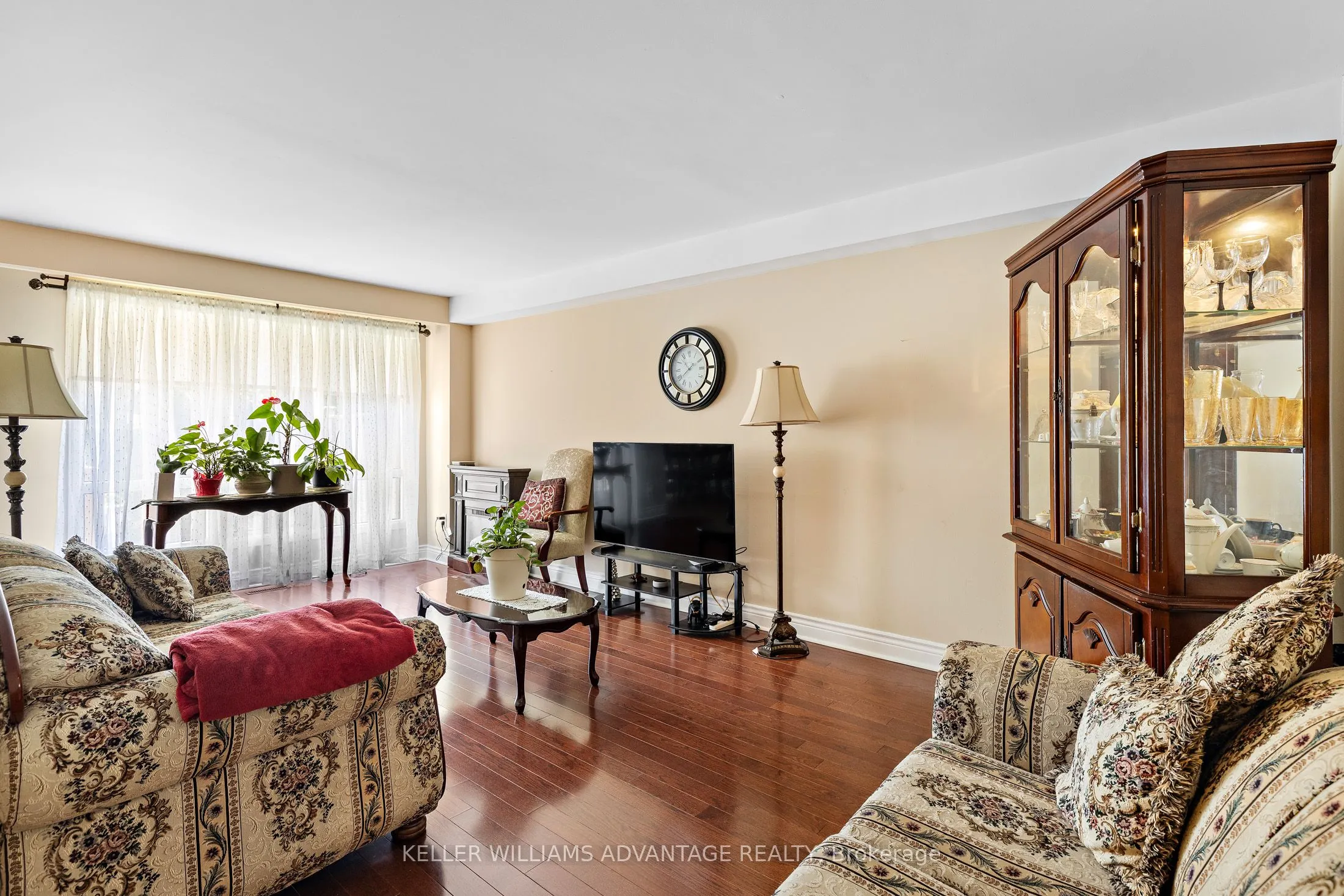 1051 Sandhurst Circle, #17